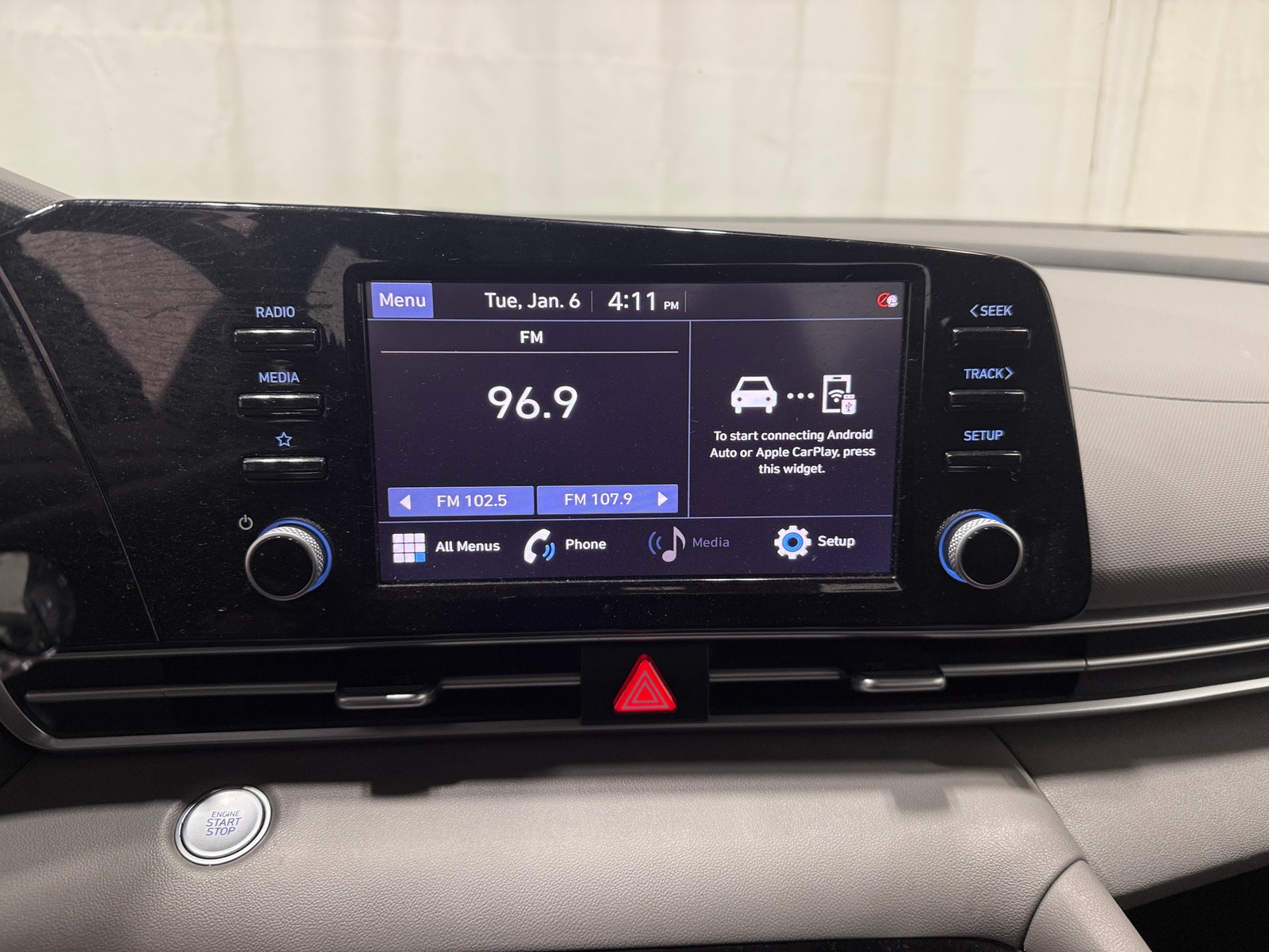 Thumbnail: 2022 Hyundai Elantra - 4