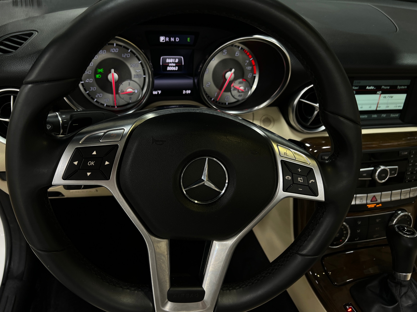 Thumbnail: 2015 Mercedes-Benz SLK - 4