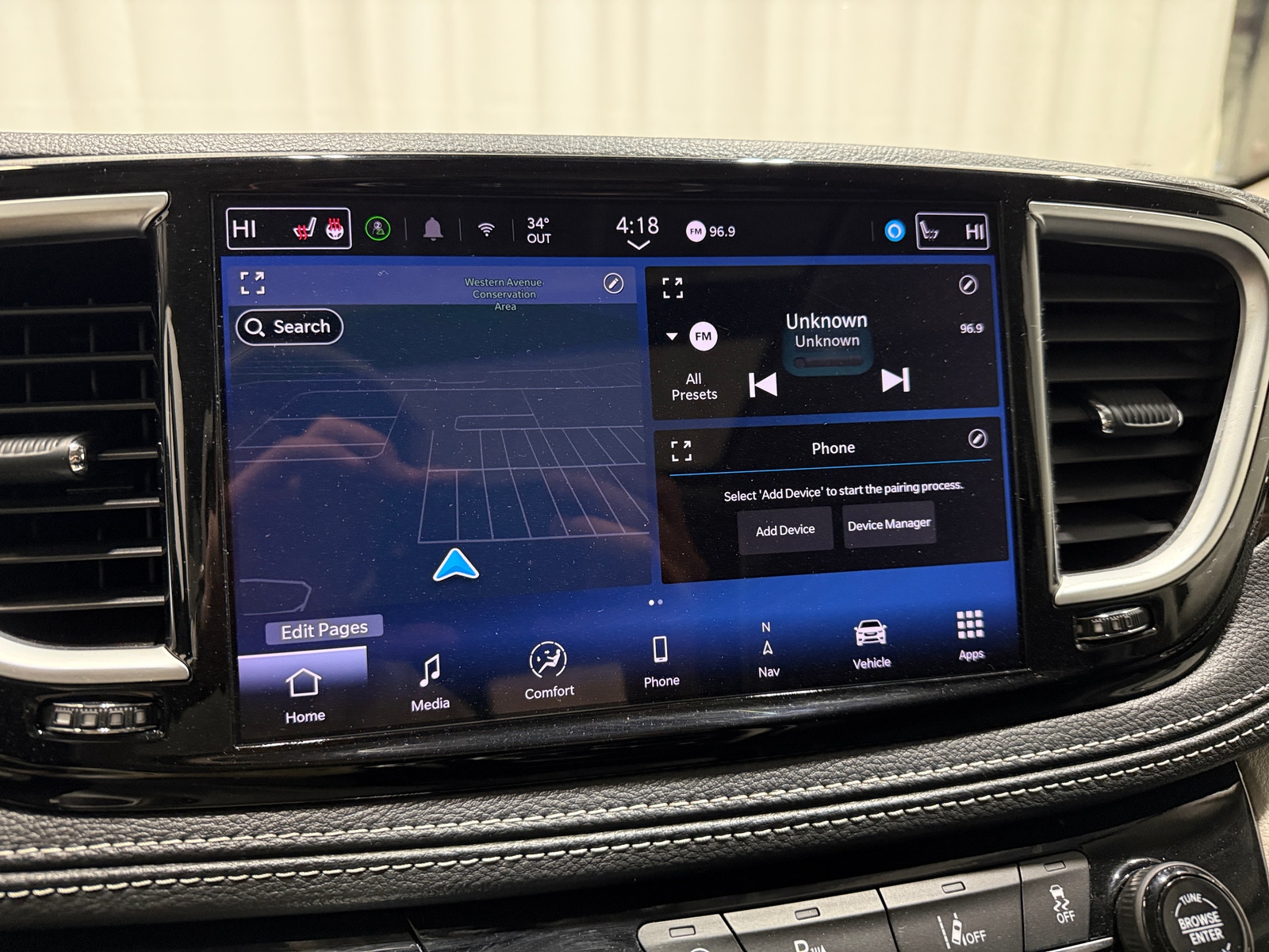 Thumbnail: 2024 Chrysler Pacifica - 3