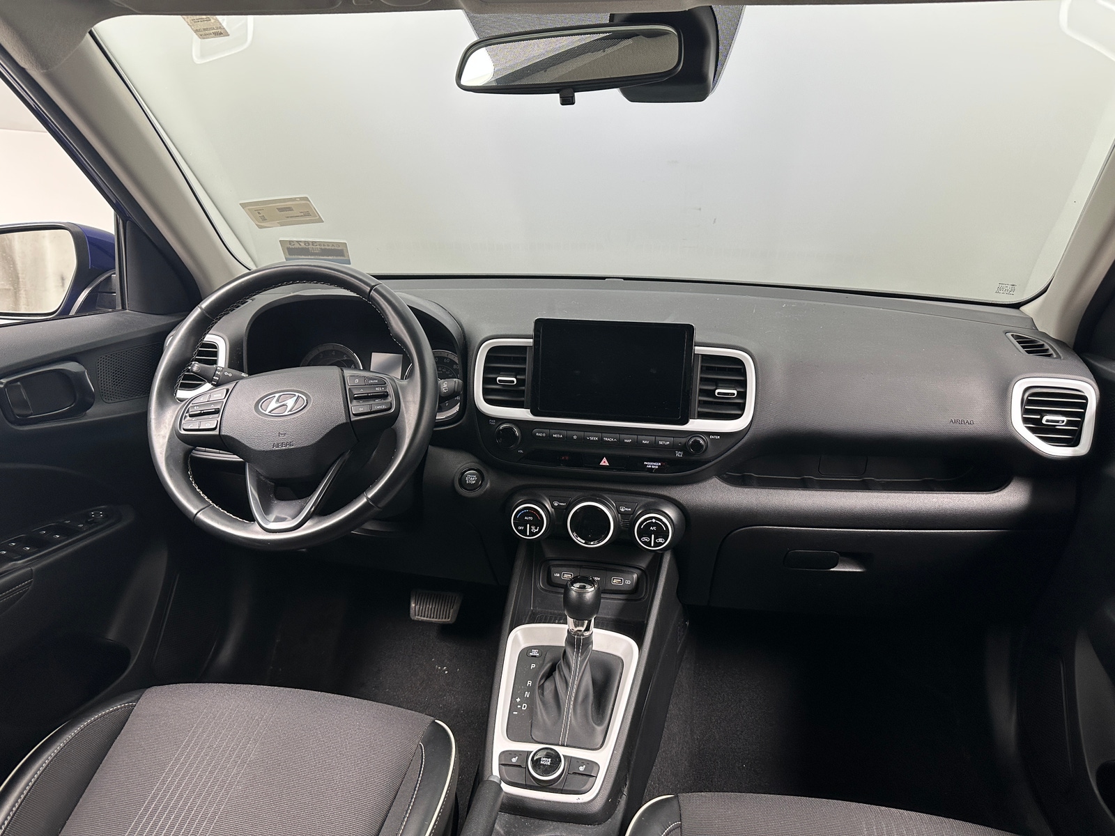 Thumbnail: 2022 Hyundai Venue - 3