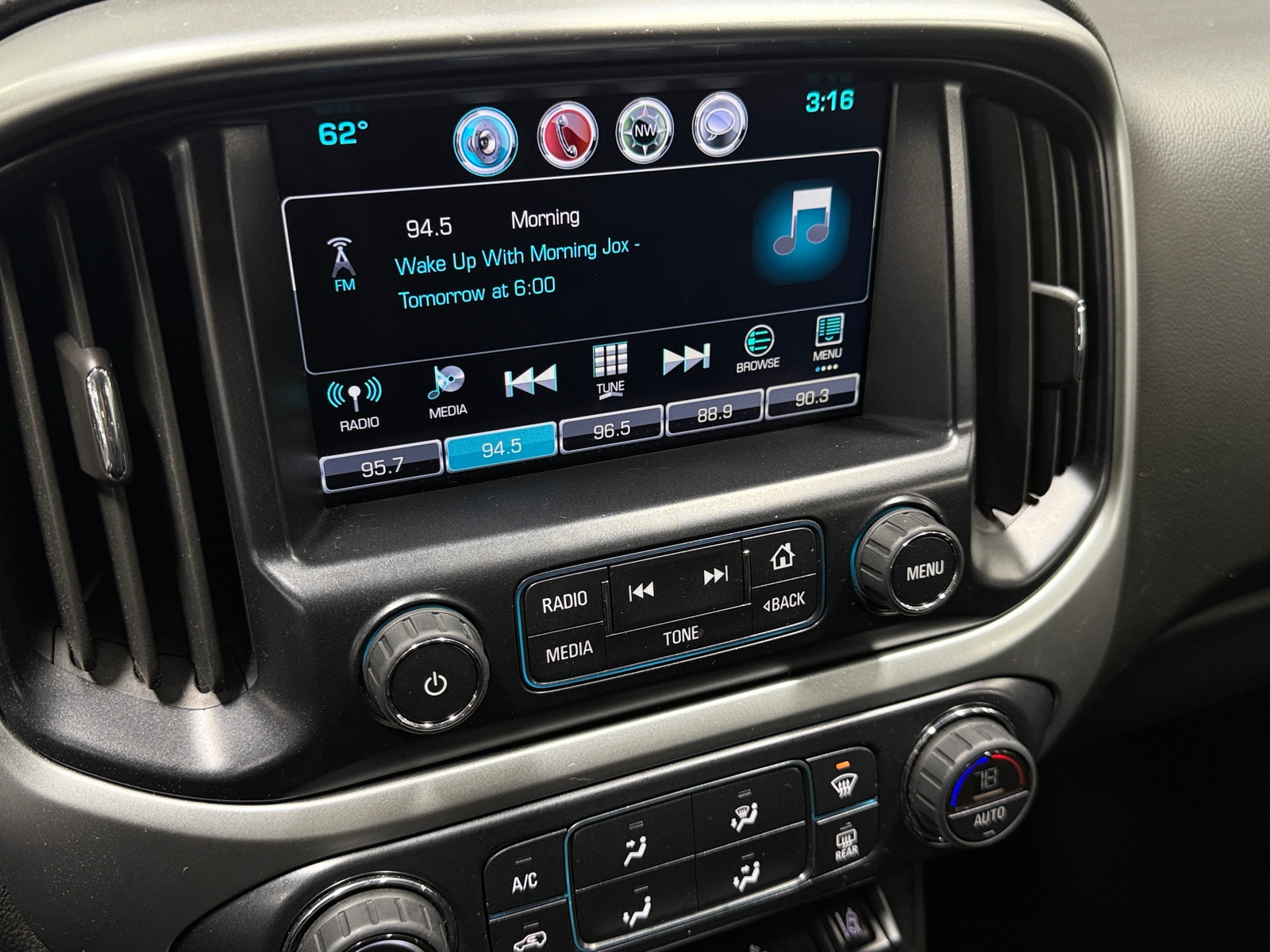 Thumbnail: 2016 Chevrolet Colorado - 4