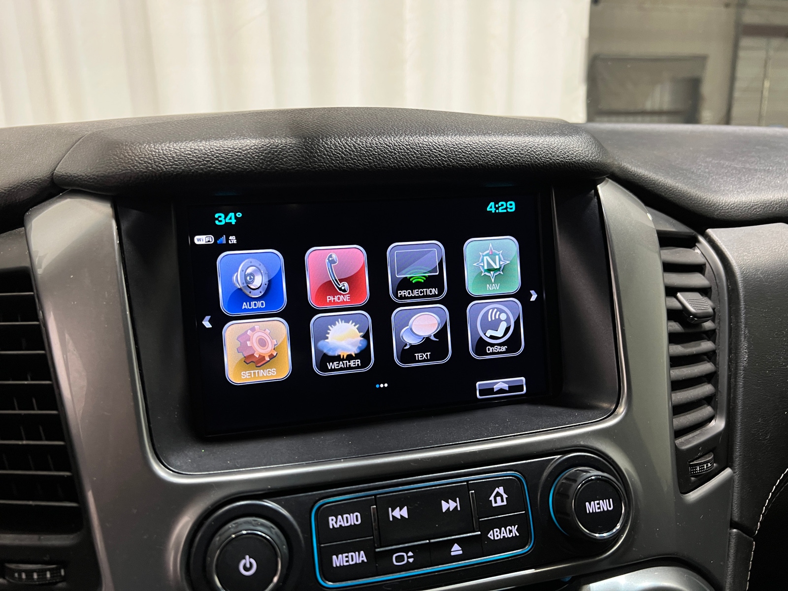 Thumbnail: 2018 Chevrolet Tahoe - 3