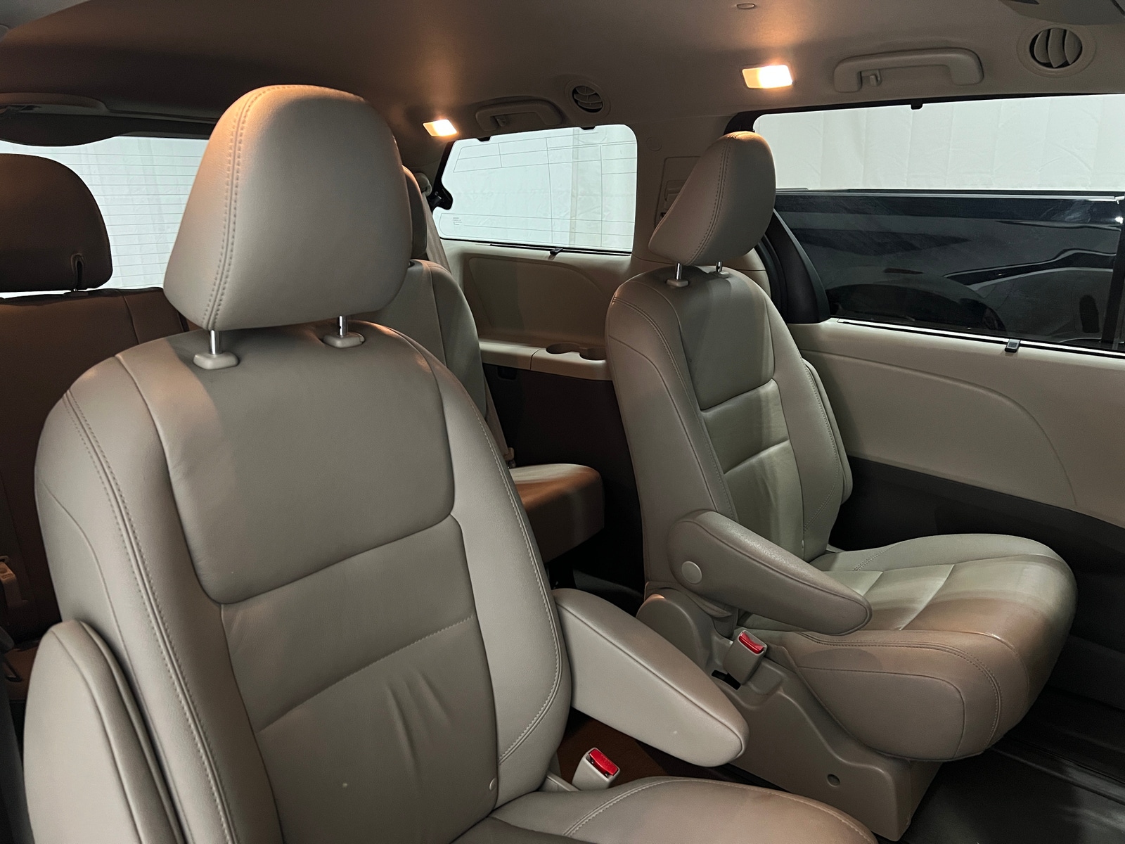 Thumbnail: 2020 Toyota Sienna - 5