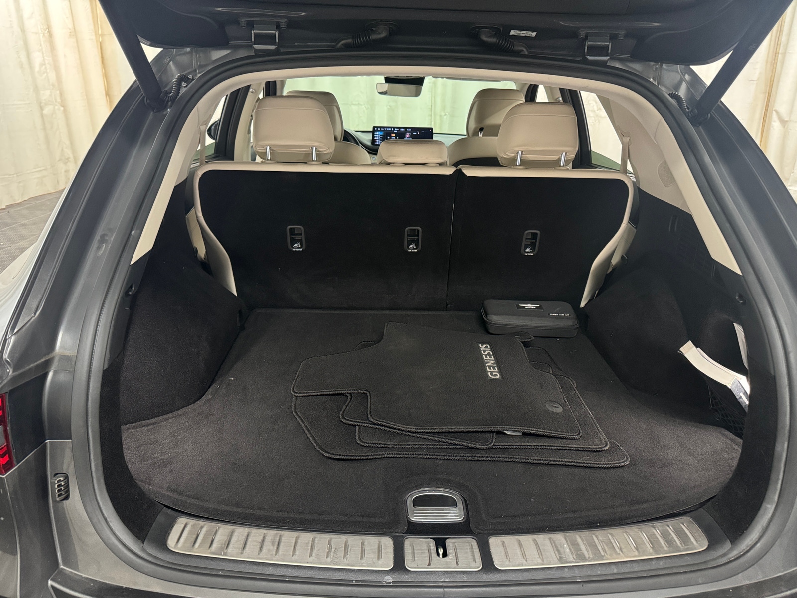 Thumbnail: 2022 Genesis GV70 - 6