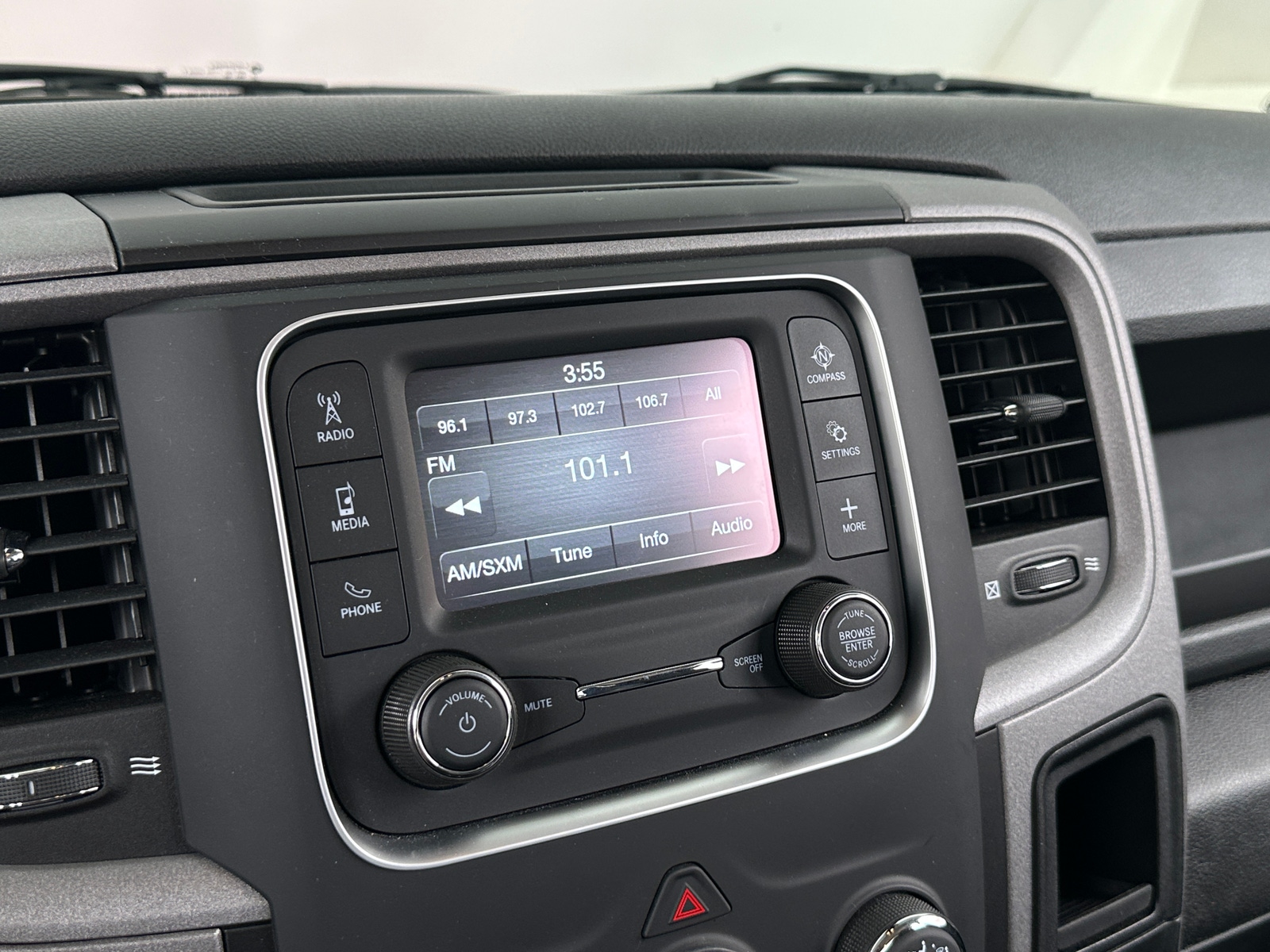 Thumbnail: 2021 RAM 1500 Classic - 4