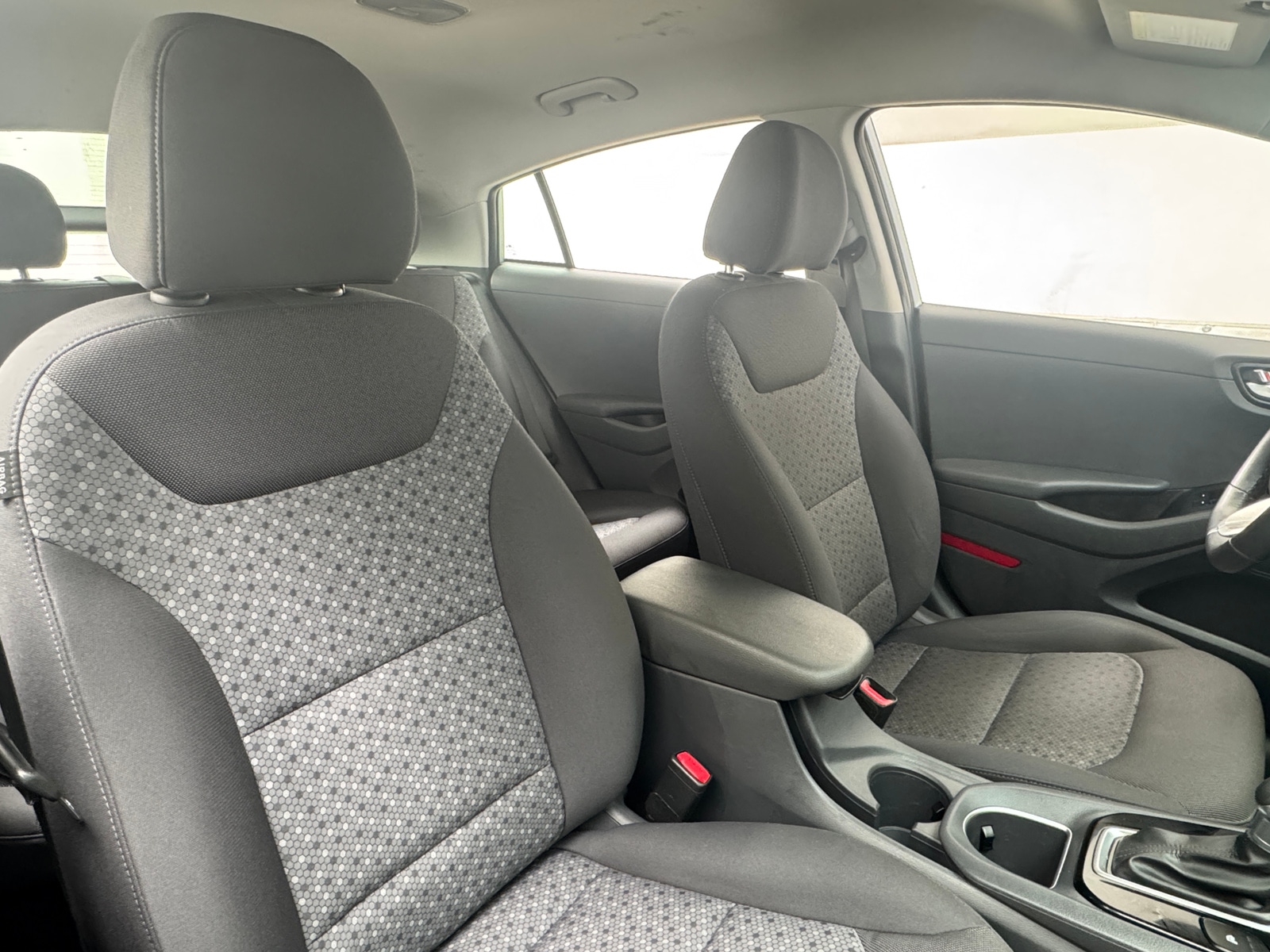 Thumbnail: 2019 Hyundai Ioniq - 2