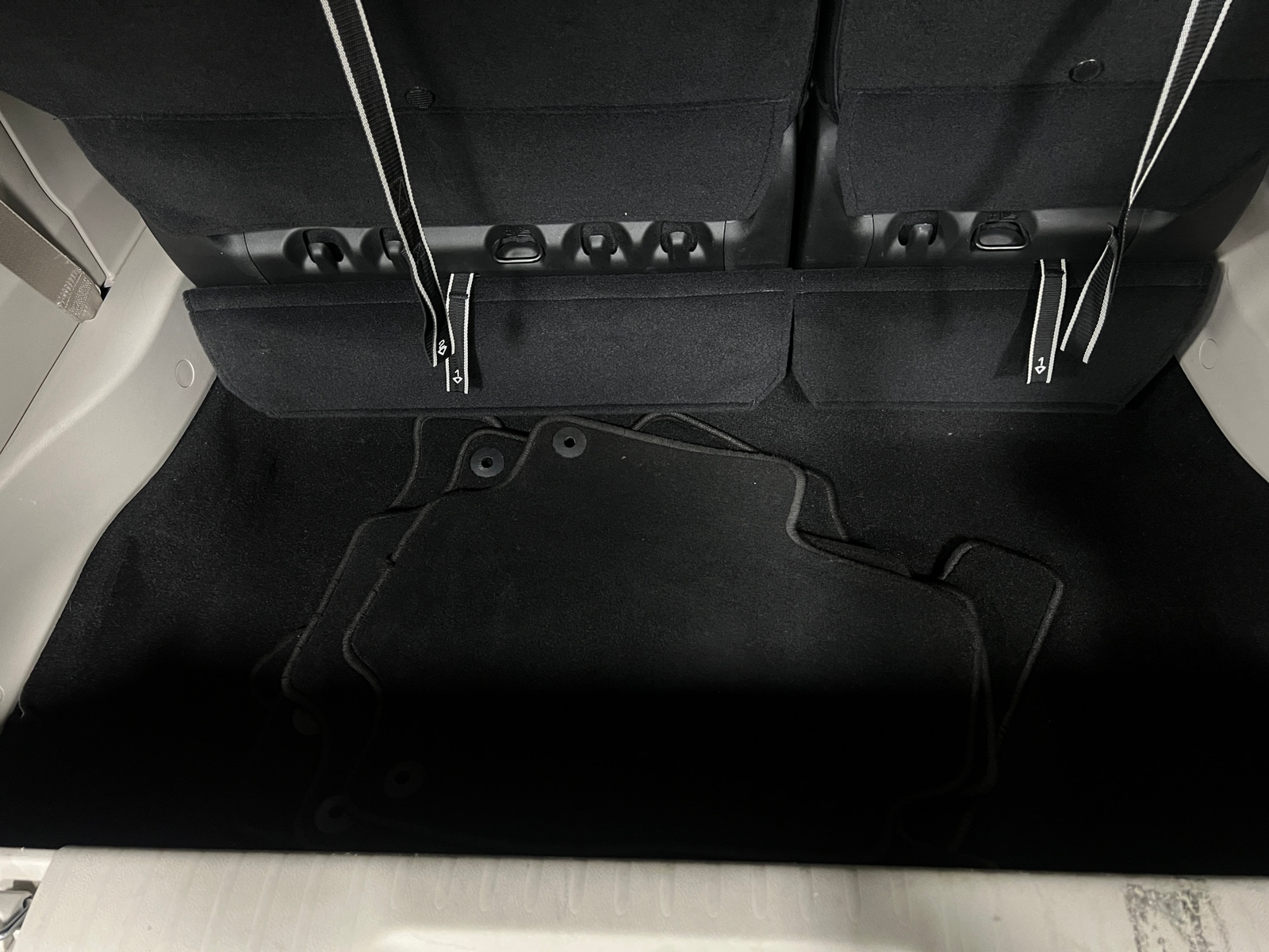 Thumbnail: 2023 Chrysler Pacifica - 6