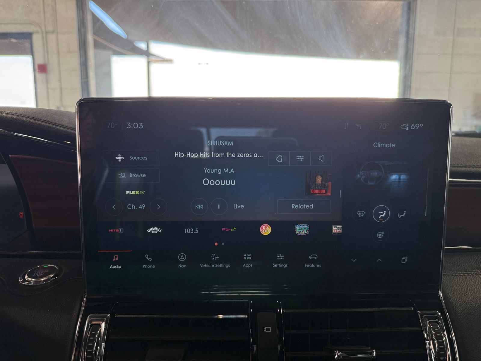 Thumbnail: 2024 Lincoln Navigator - 3