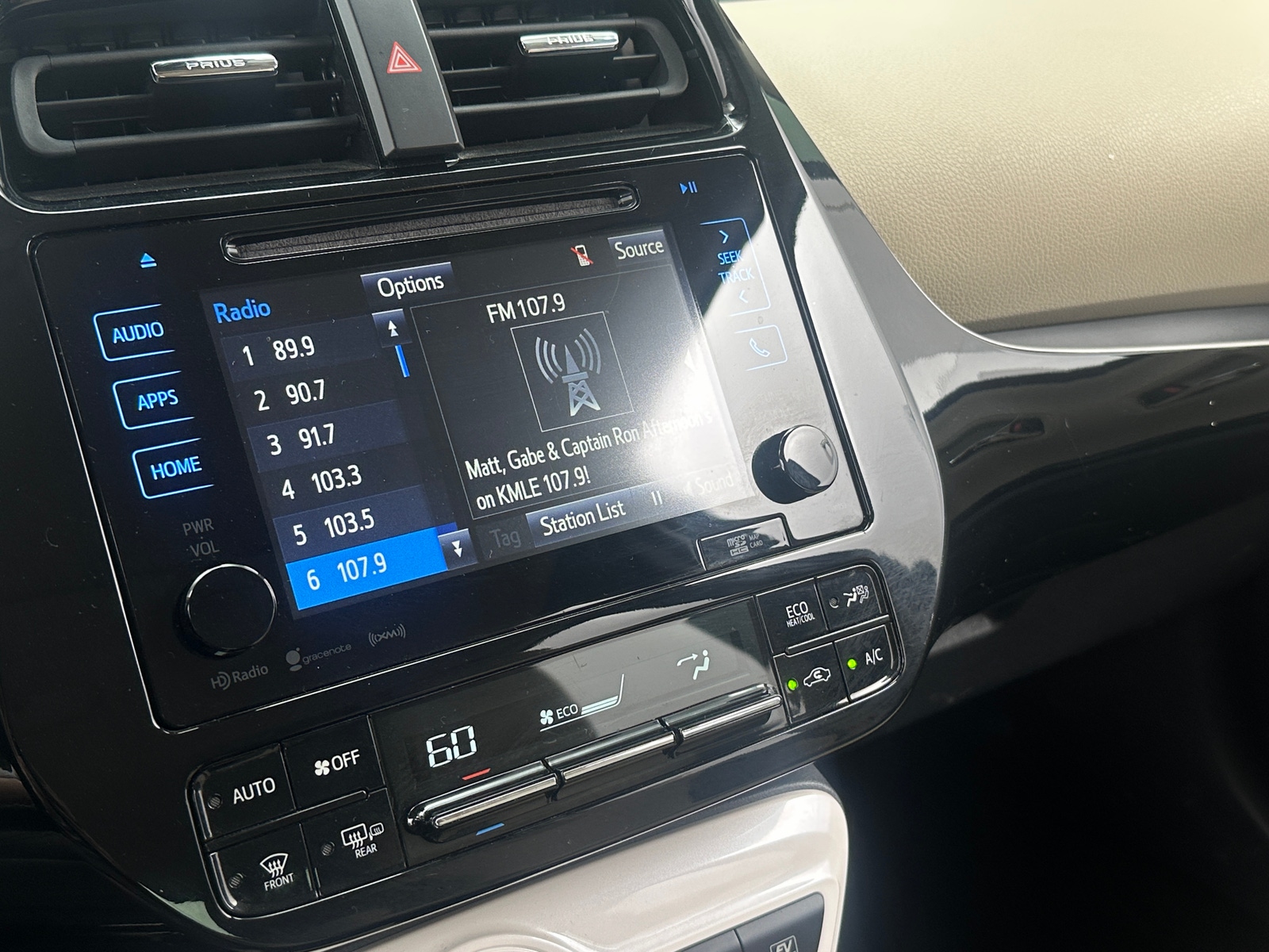 Thumbnail: 2018 Toyota Prius - 4