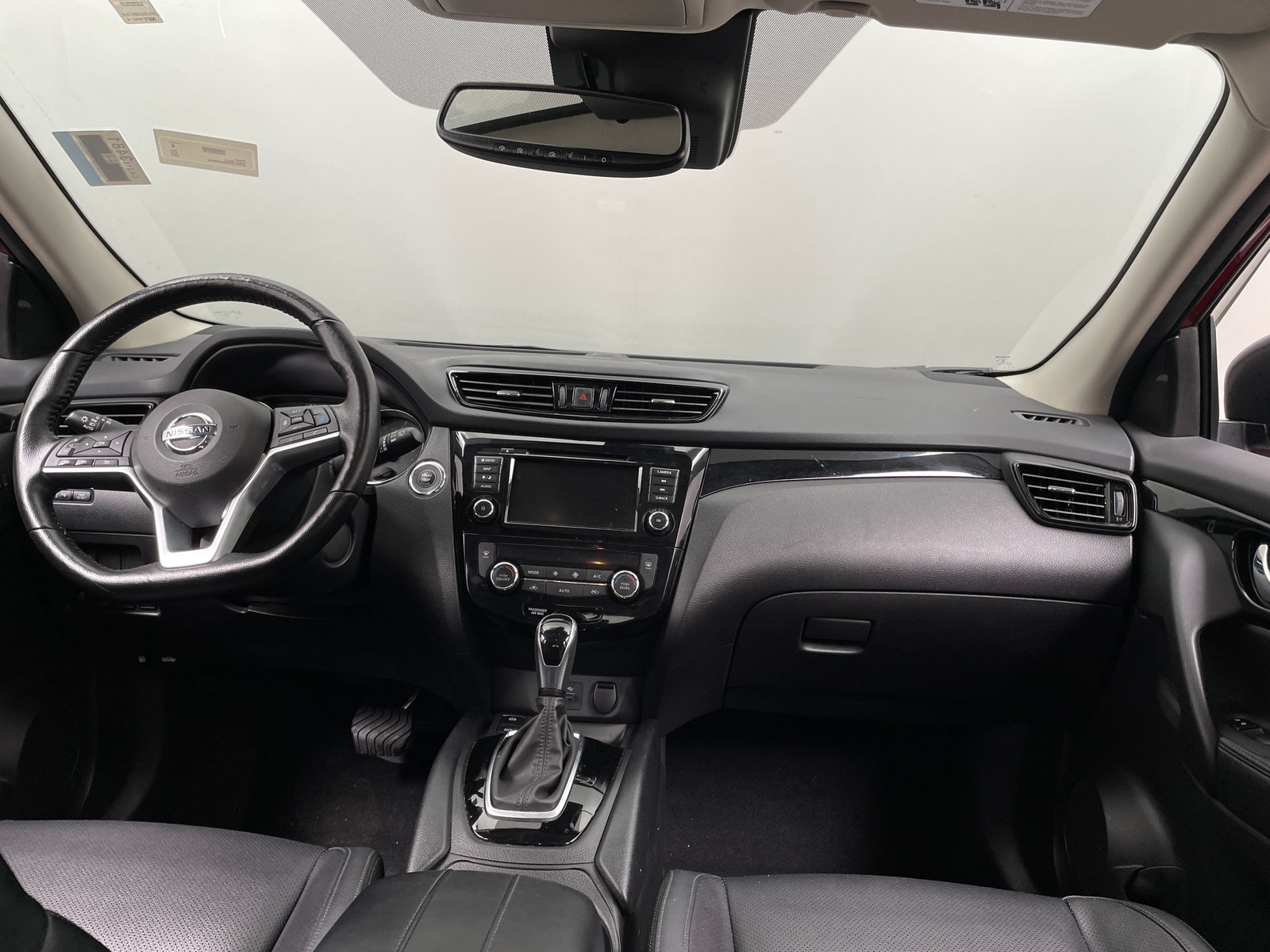 Thumbnail: 2022 Nissan Rogue Sport - 2