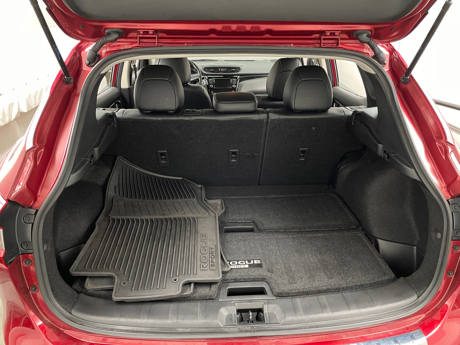 Thumbnail: 2022 Nissan Rogue Sport - 6