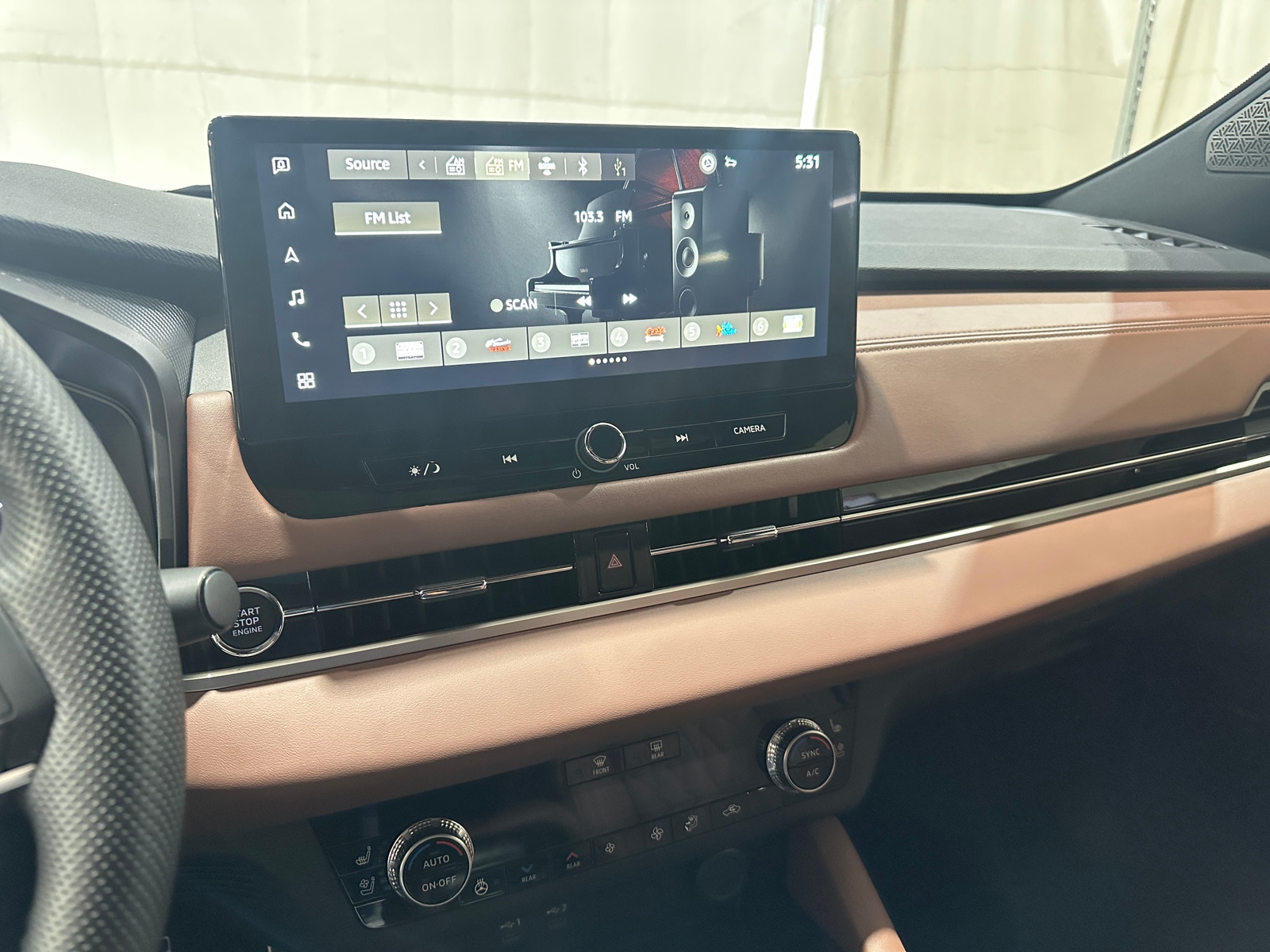 Thumbnail: 2025 Mitsubishi Outlander - 3