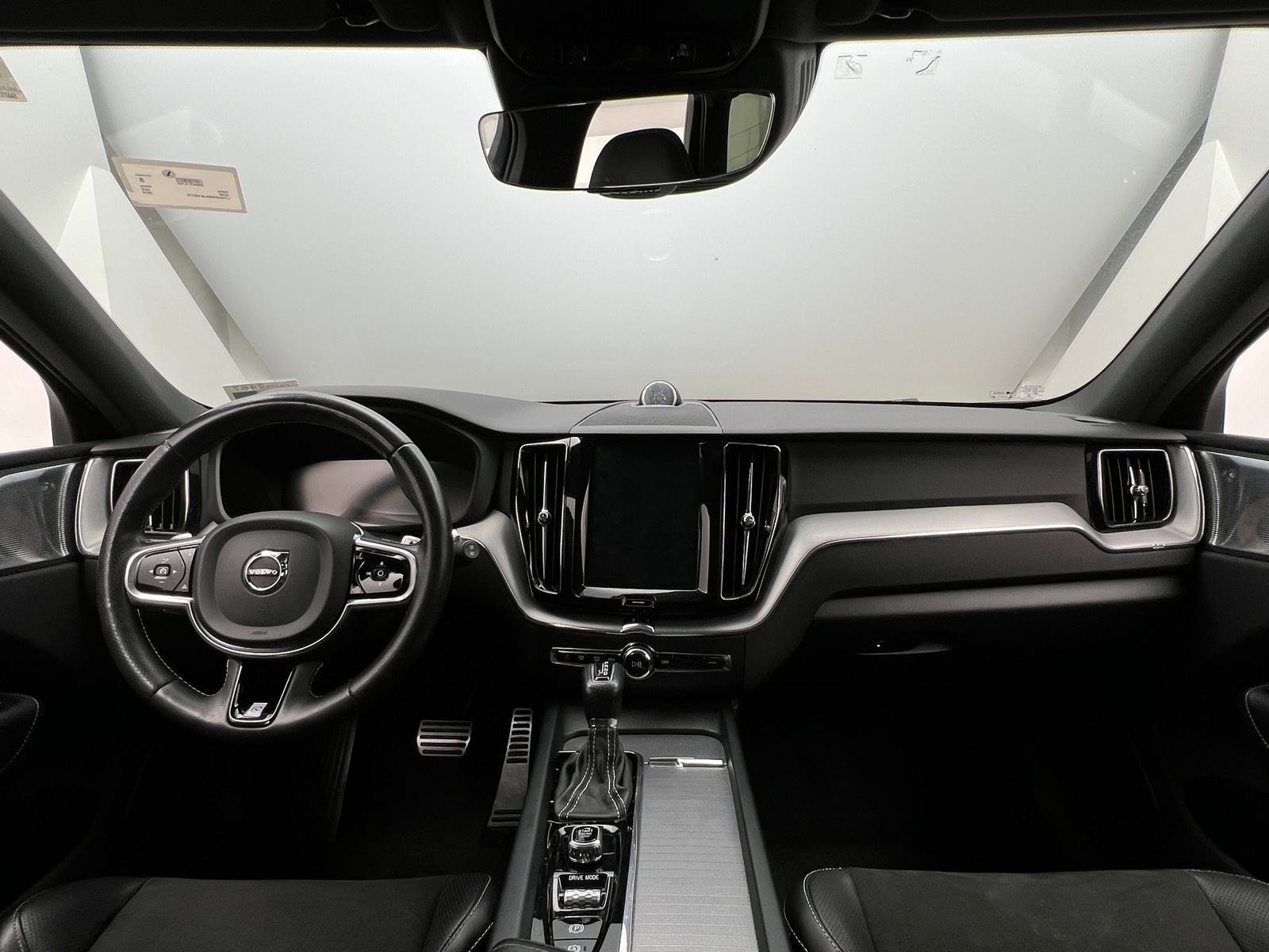 Thumbnail: 2018 Volvo XC60 - 2