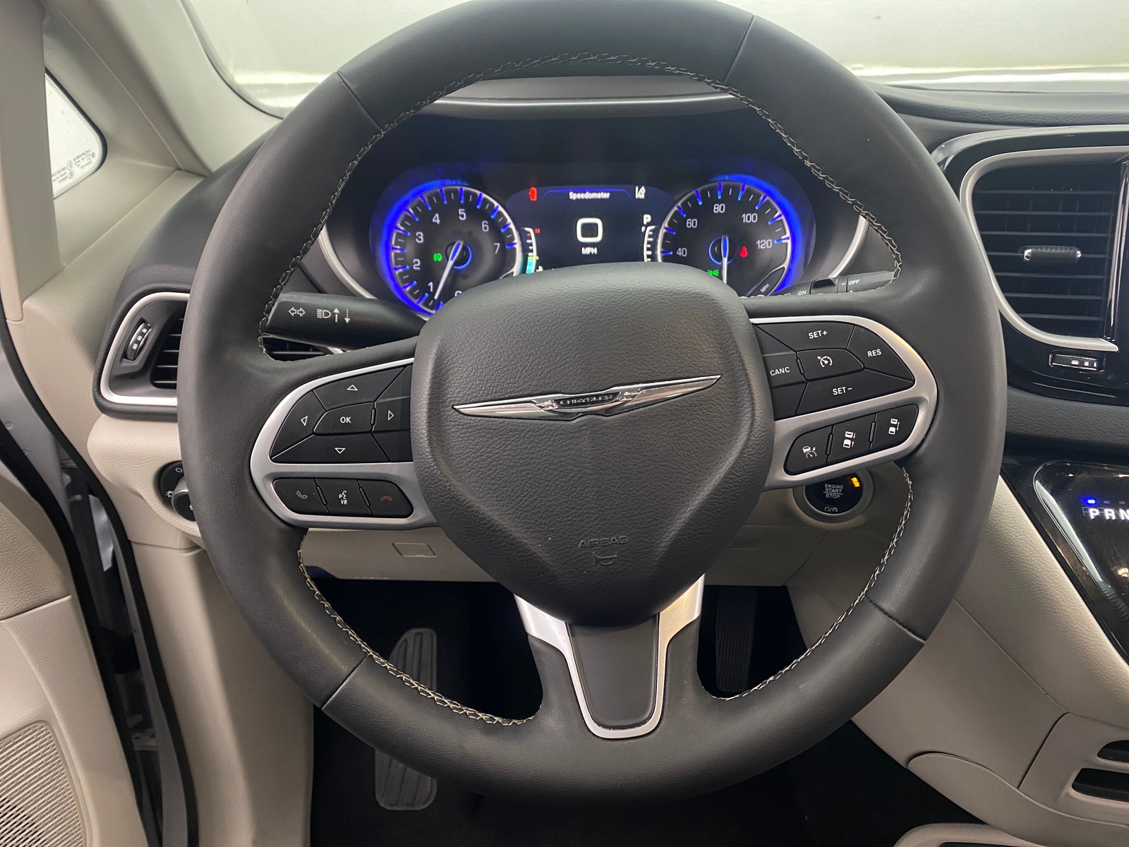 Thumbnail: 2024 Chrysler Pacifica - 4