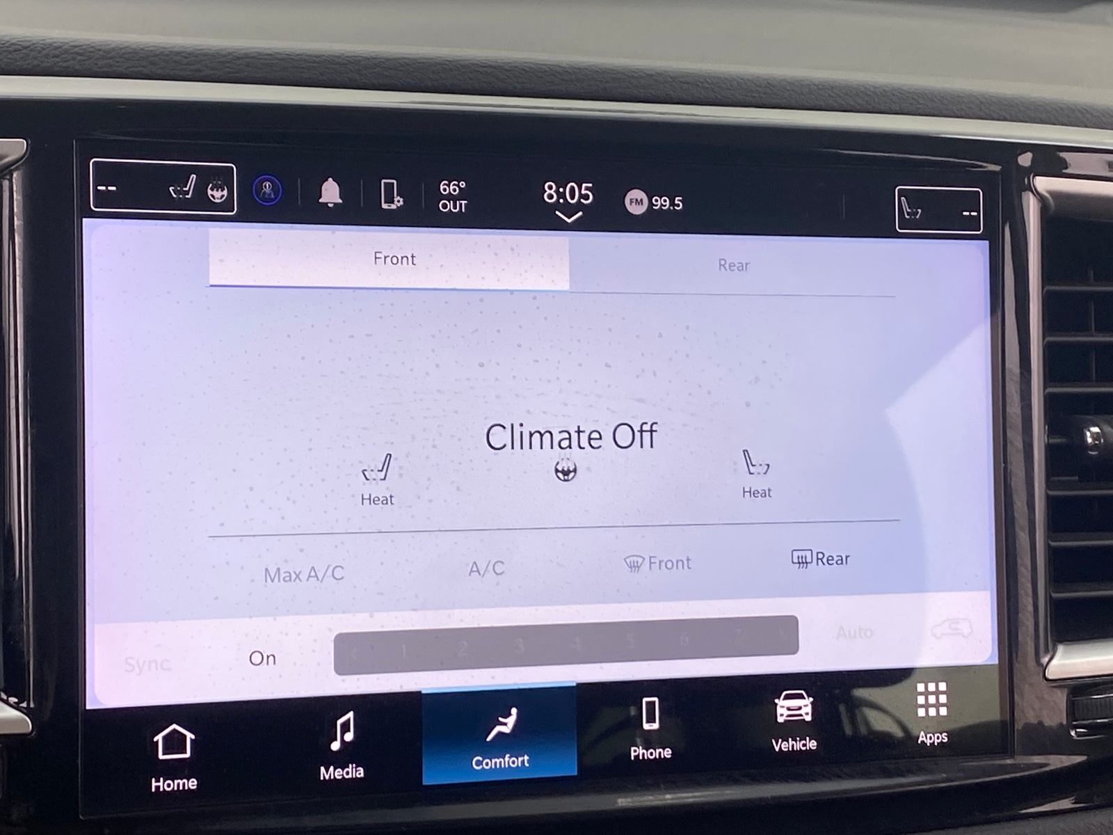 Thumbnail: 2024 Chrysler Pacifica - 3