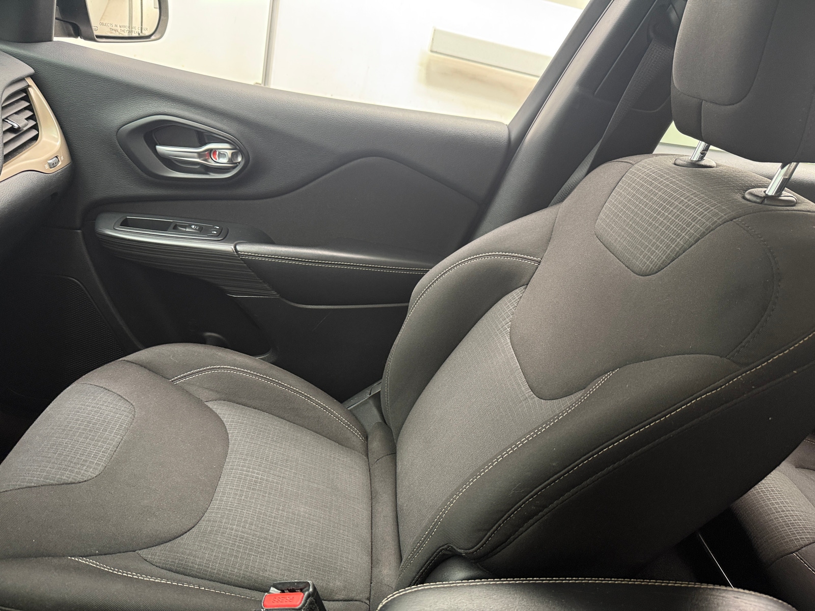 Thumbnail: 2015 Jeep Cherokee - 2