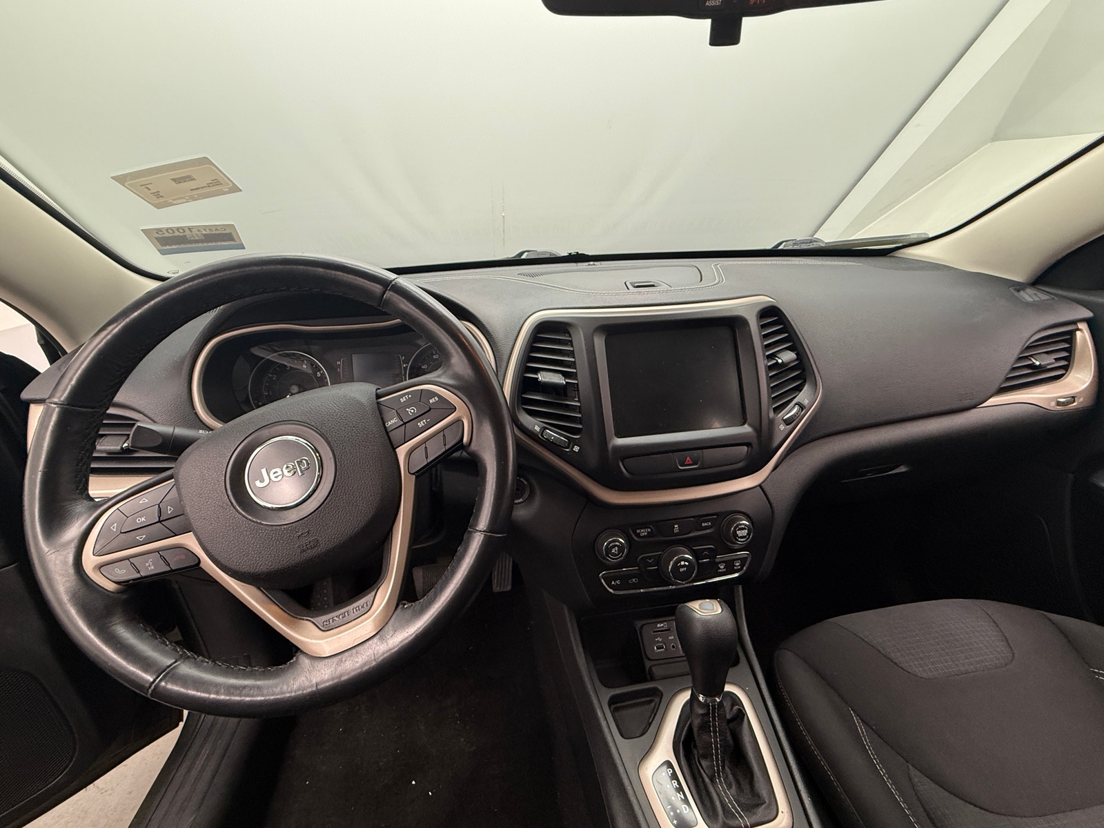 Thumbnail: 2015 Jeep Cherokee - 3