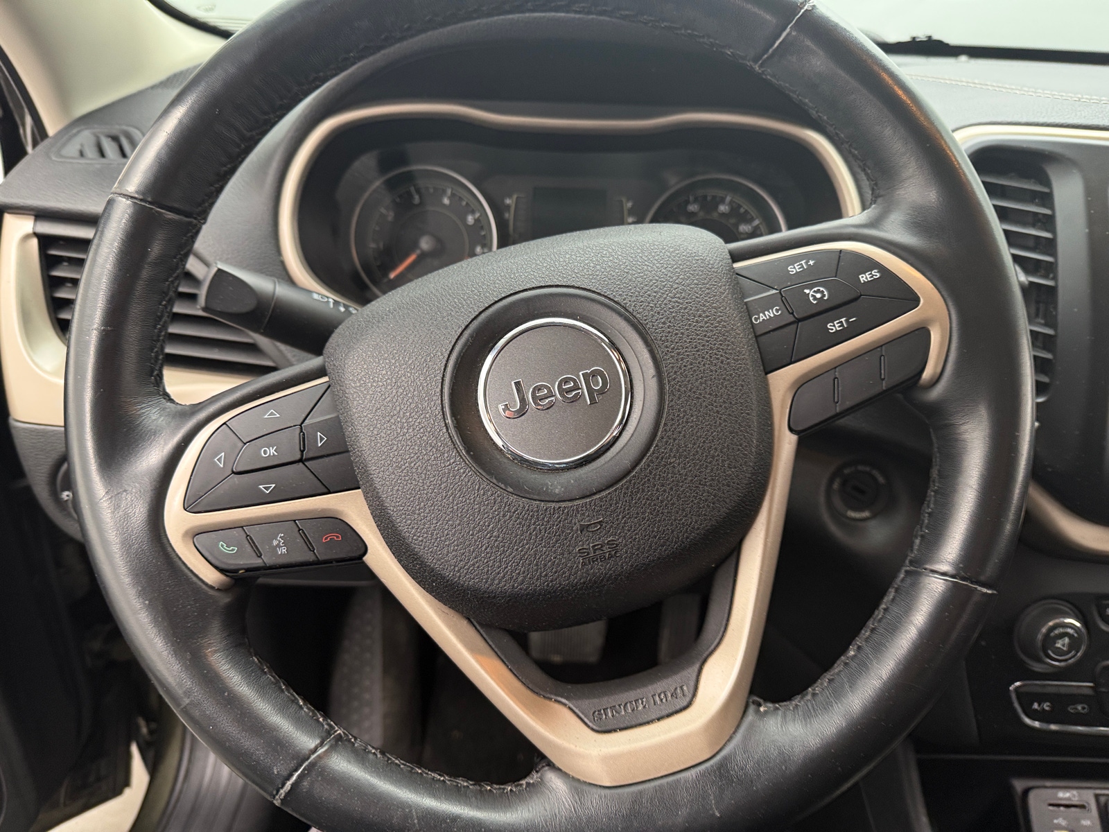 Thumbnail: 2015 Jeep Cherokee - 5