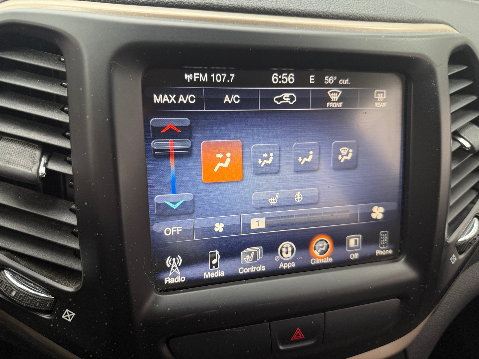 Thumbnail: 2015 Jeep Cherokee - 4