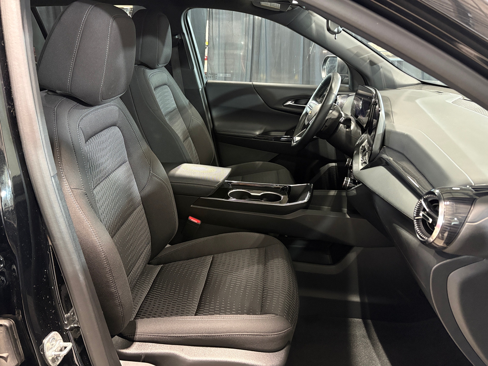 Thumbnail: 2025 Chevrolet Equinox - 2