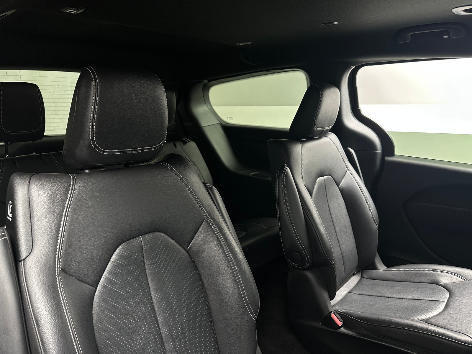 Thumbnail: 2022 Chrysler Pacifica - 5