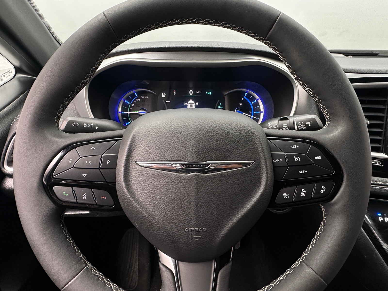 Thumbnail: 2022 Chrysler Pacifica - 4