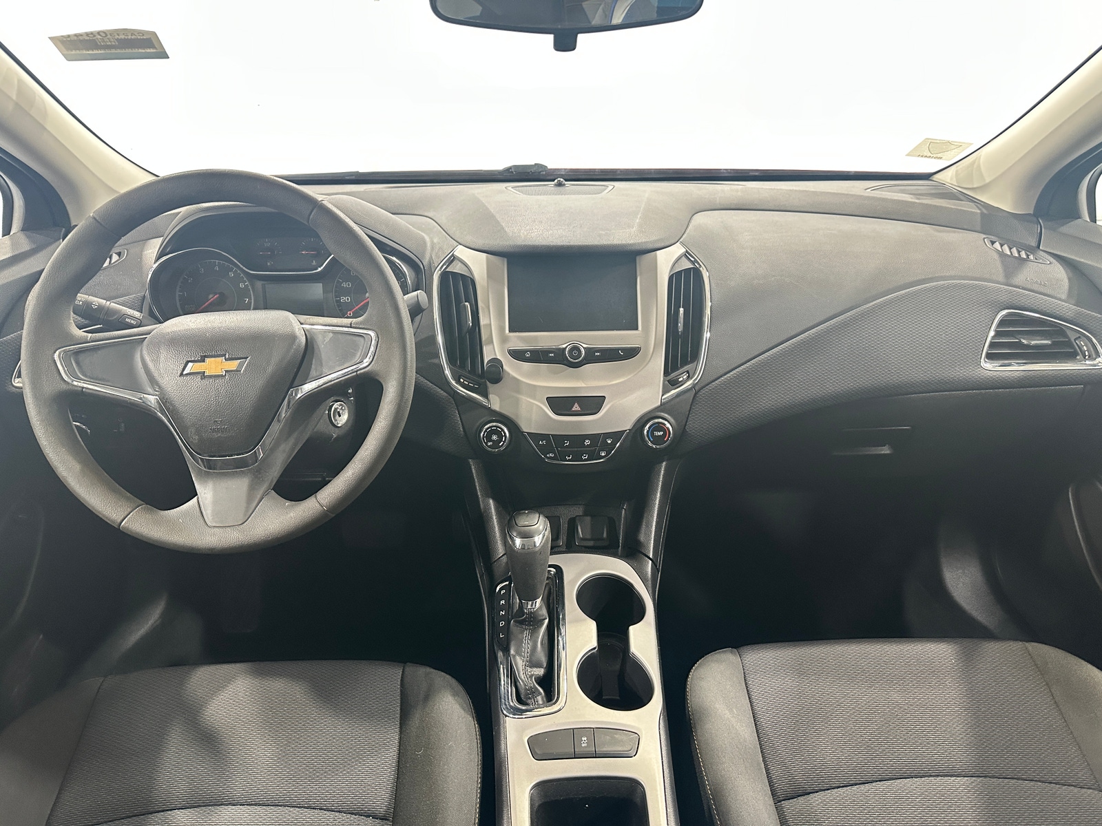 Thumbnail: 2017 Chevrolet Cruze - 3