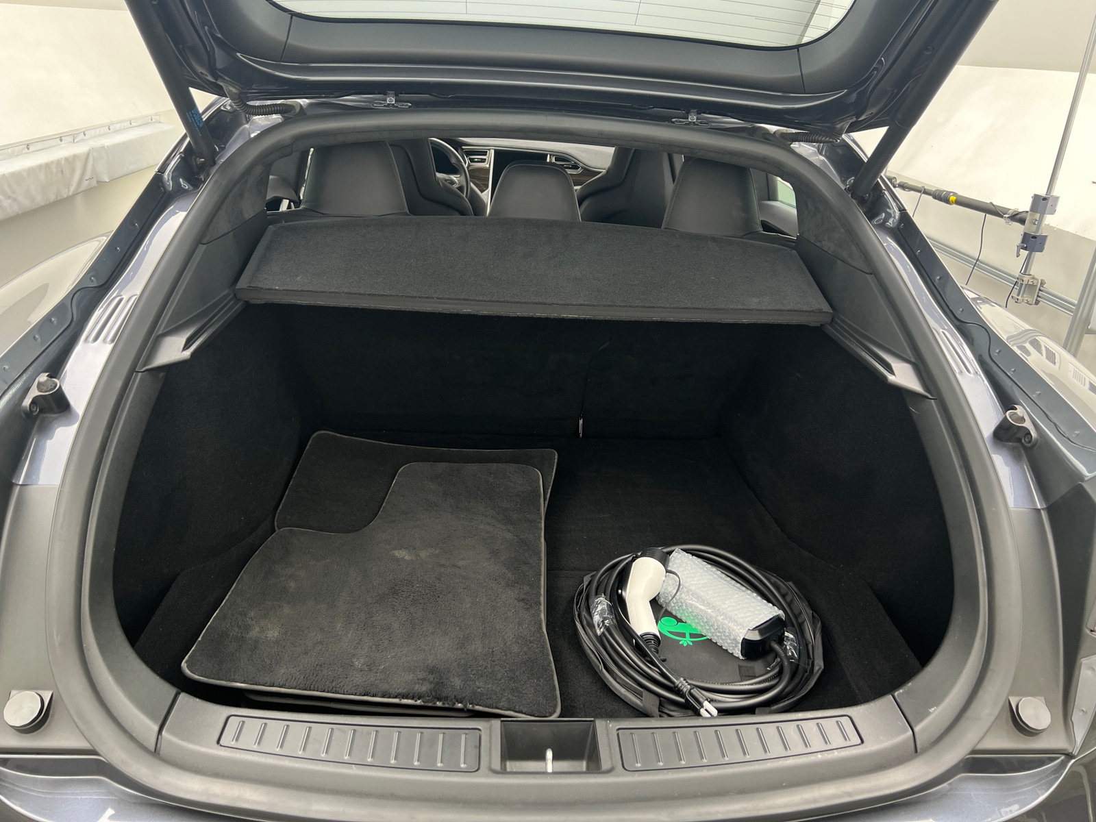 Thumbnail: 2015 Tesla Model S - 6