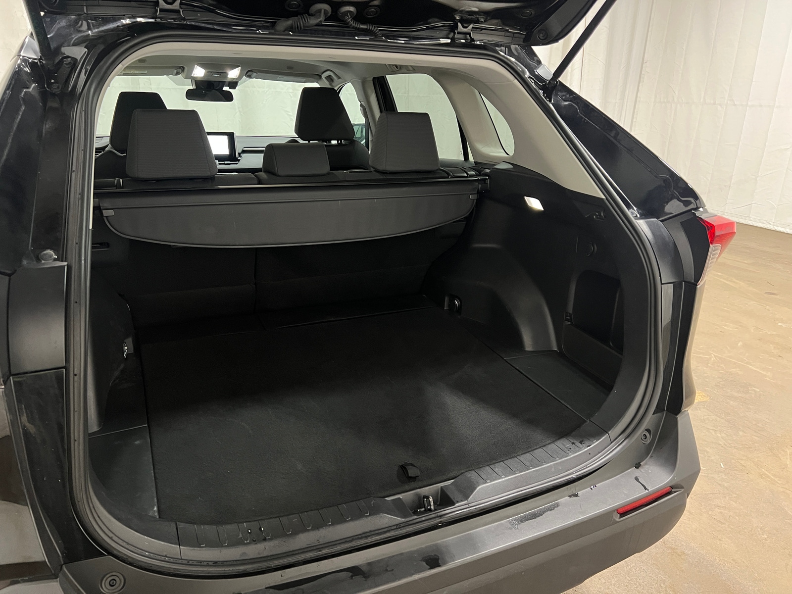 Thumbnail: 2025 Toyota RAV4 - 7