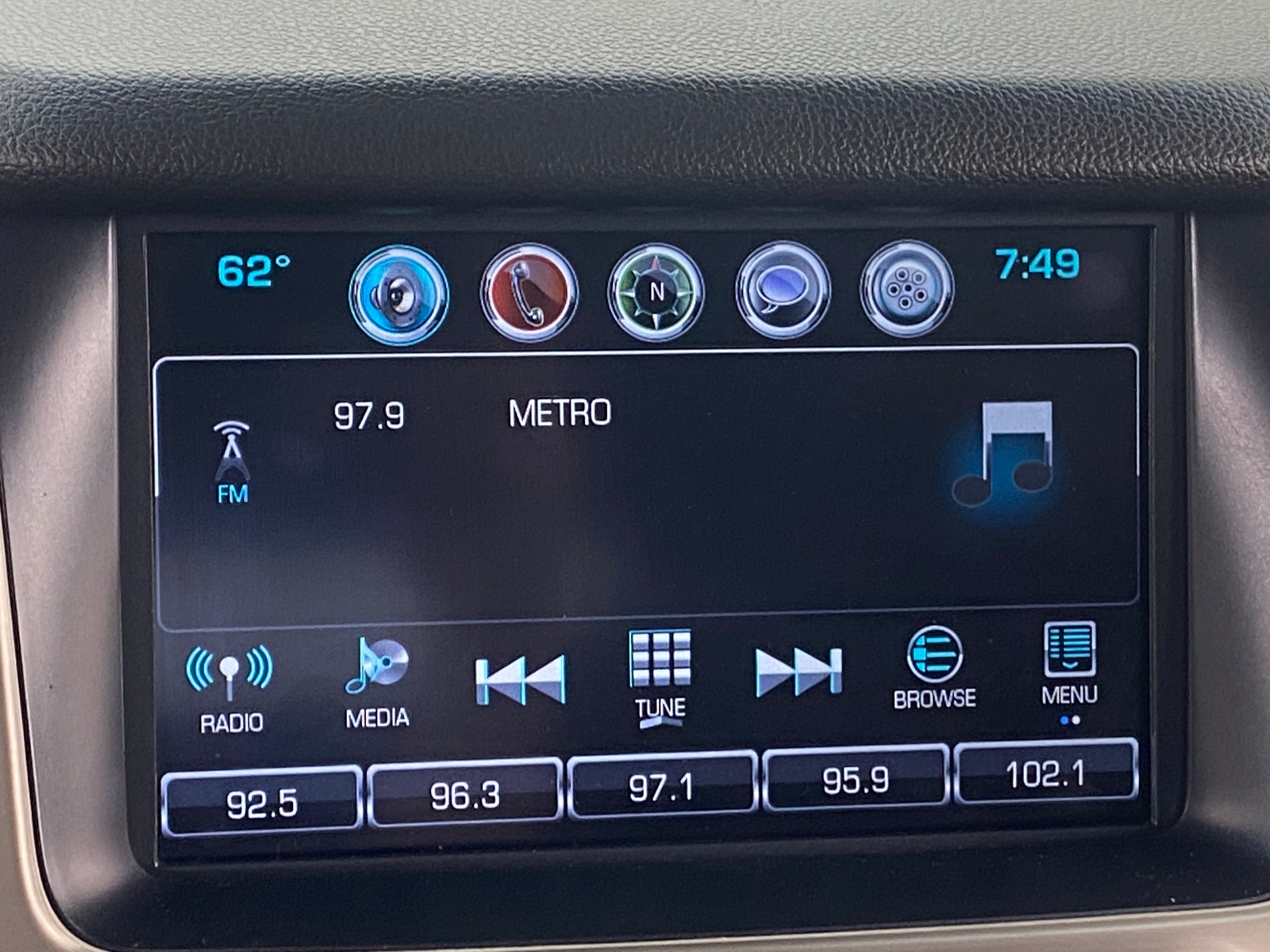 Thumbnail: 2017 GMC Yukon - 3