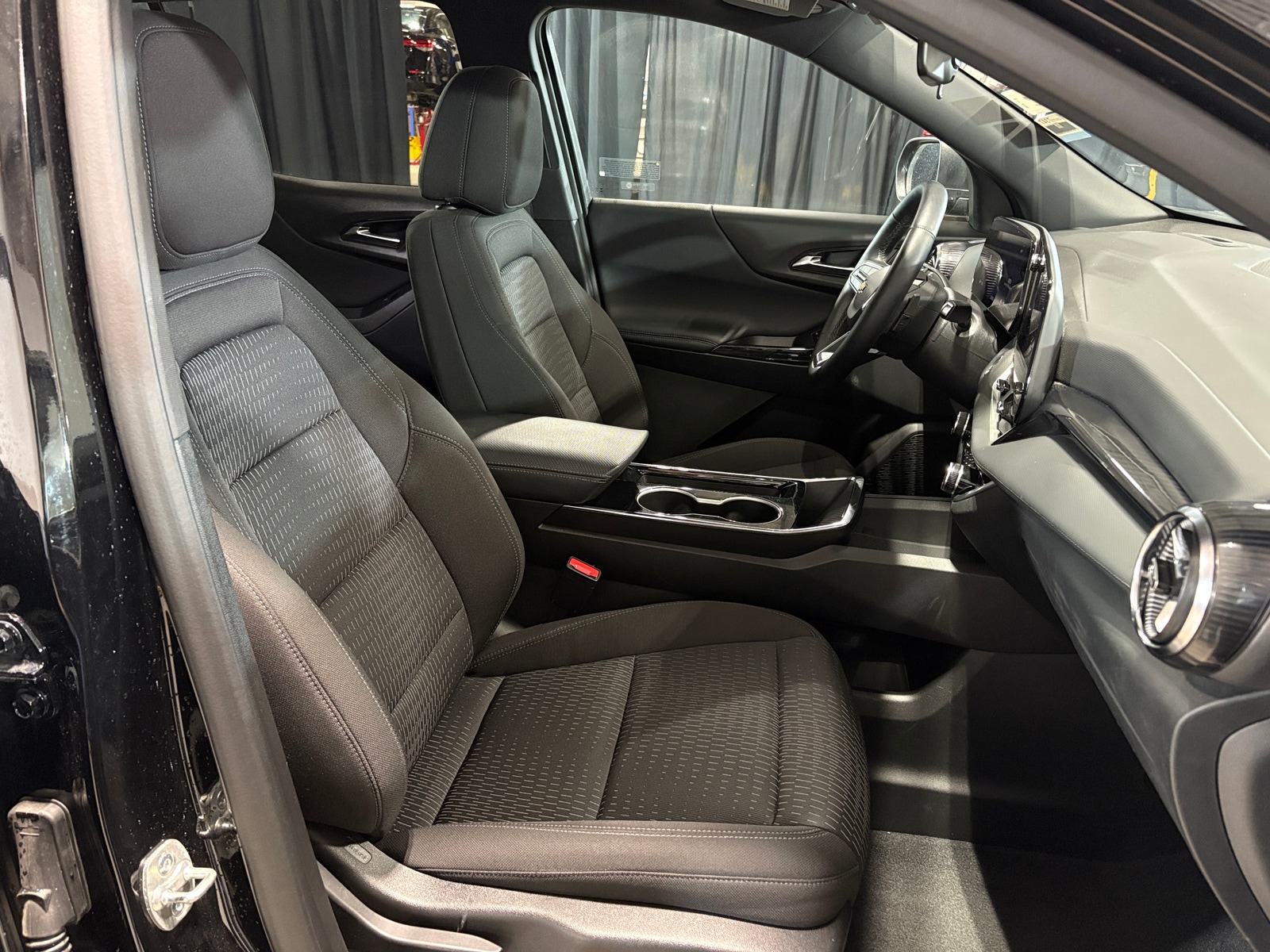 Thumbnail: 2025 Chevrolet Equinox - 2