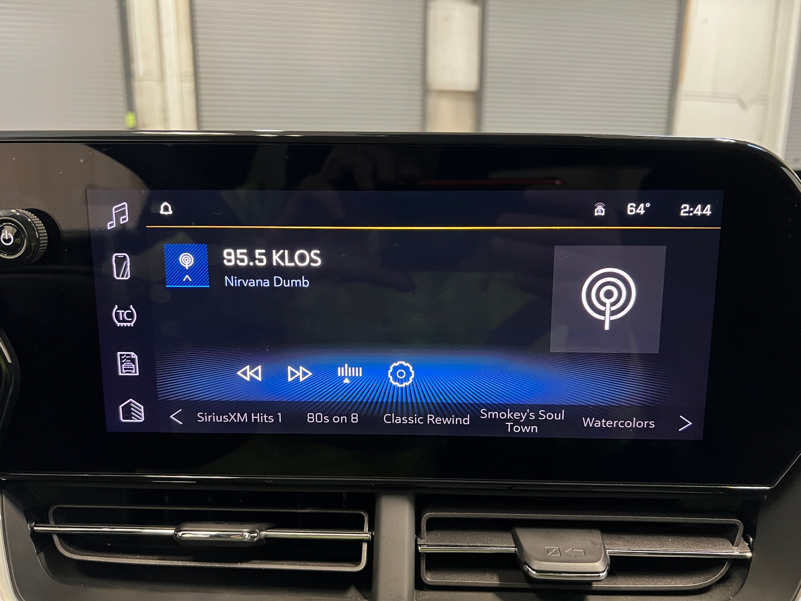 Thumbnail: 2025 Chevrolet Trax - 4