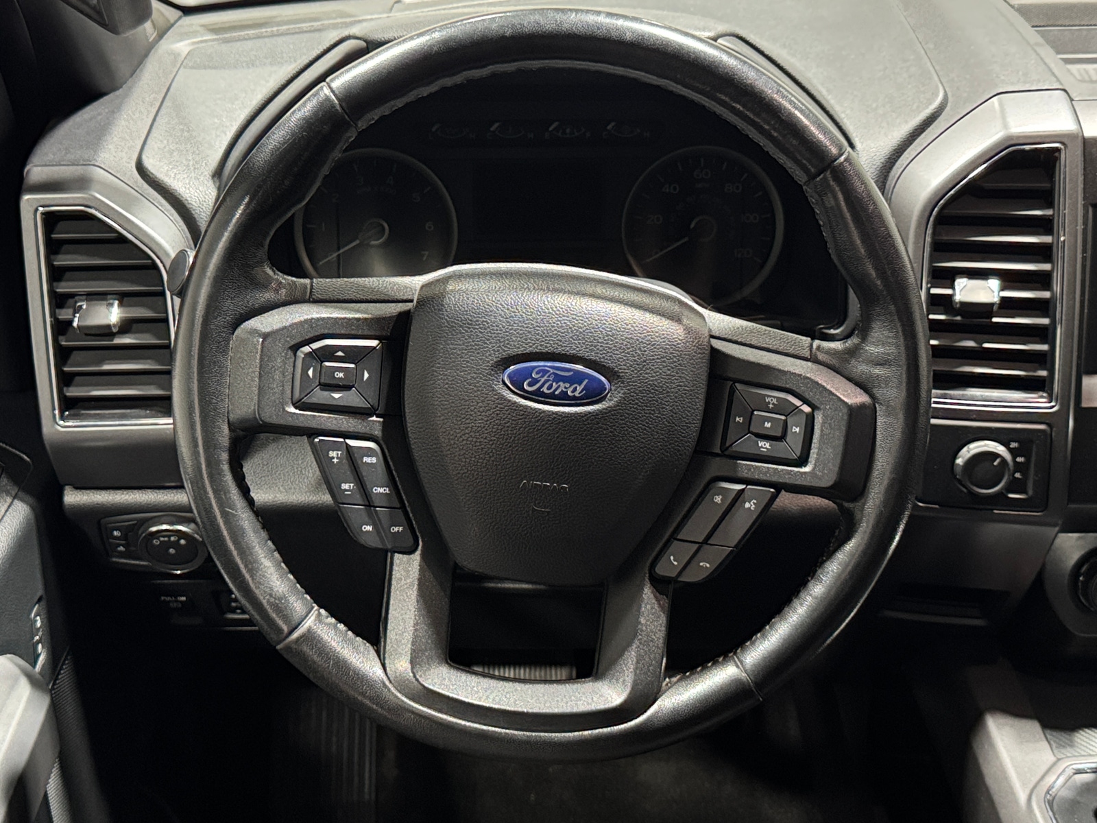 Thumbnail: 2019 Ford Econoline - 5