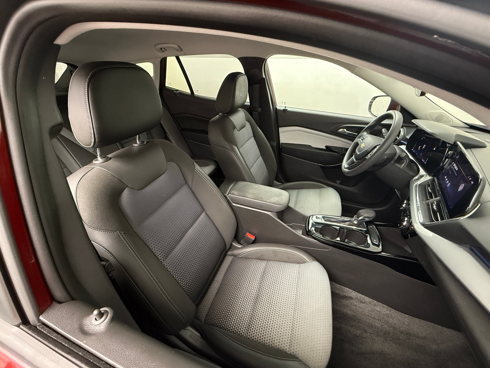 Thumbnail: 2025 Chevrolet Trax - 2