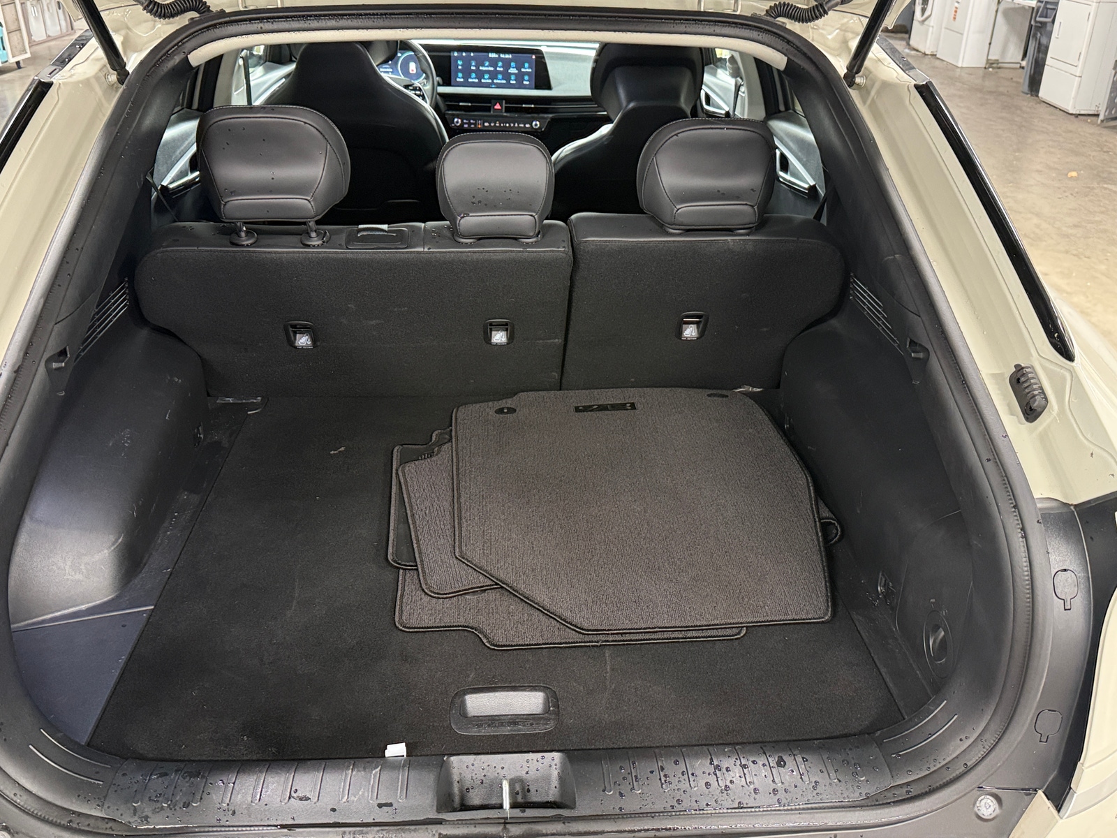 Thumbnail: 2024 Kia EV6 - 7