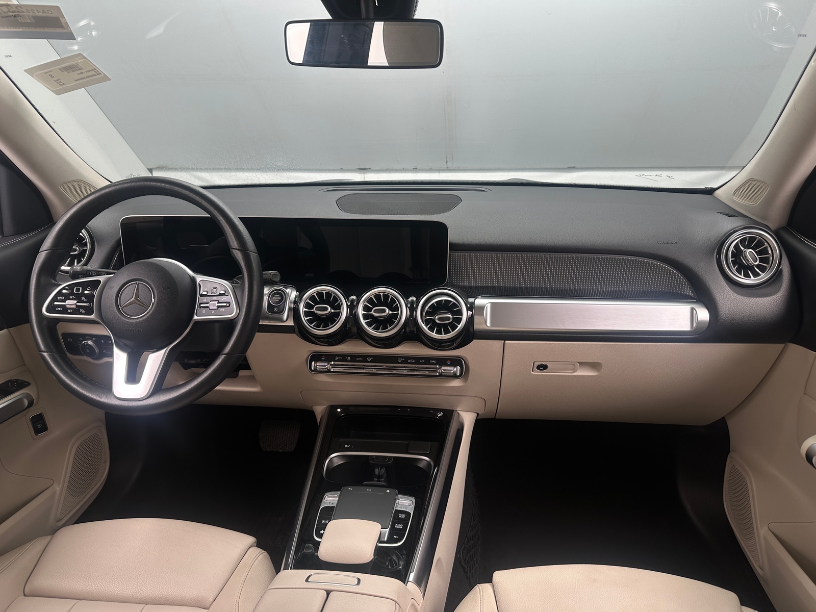 Thumbnail: 2020 Mercedes-Benz GLB - 2