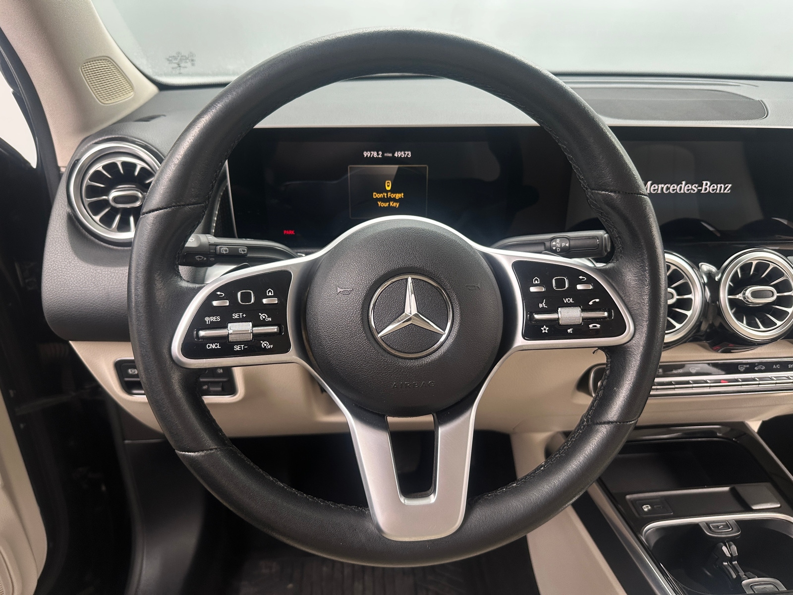 Thumbnail: 2020 Mercedes-Benz GLB - 4