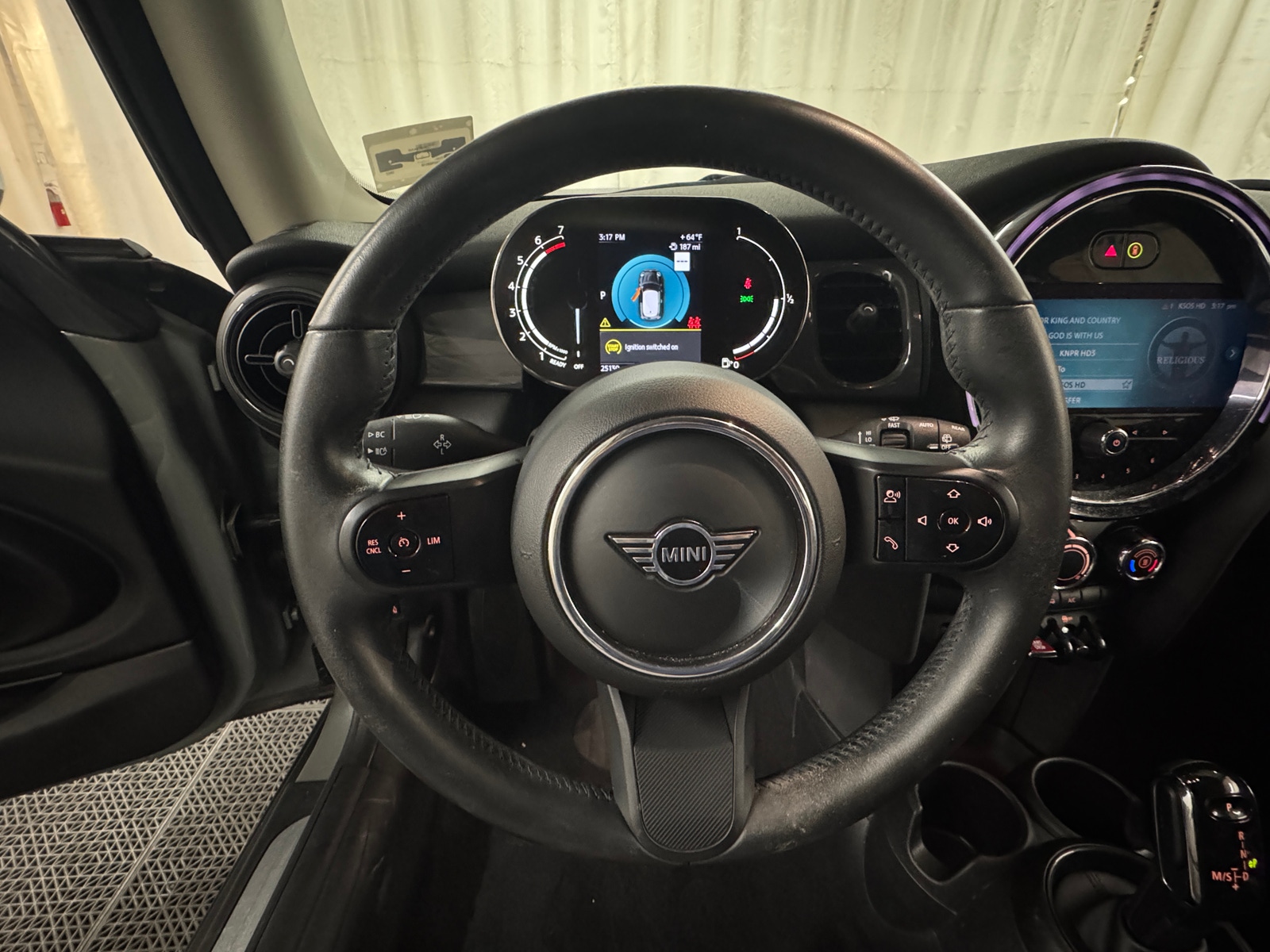 Thumbnail: 2022 MINI Cooper Hardtop - 4