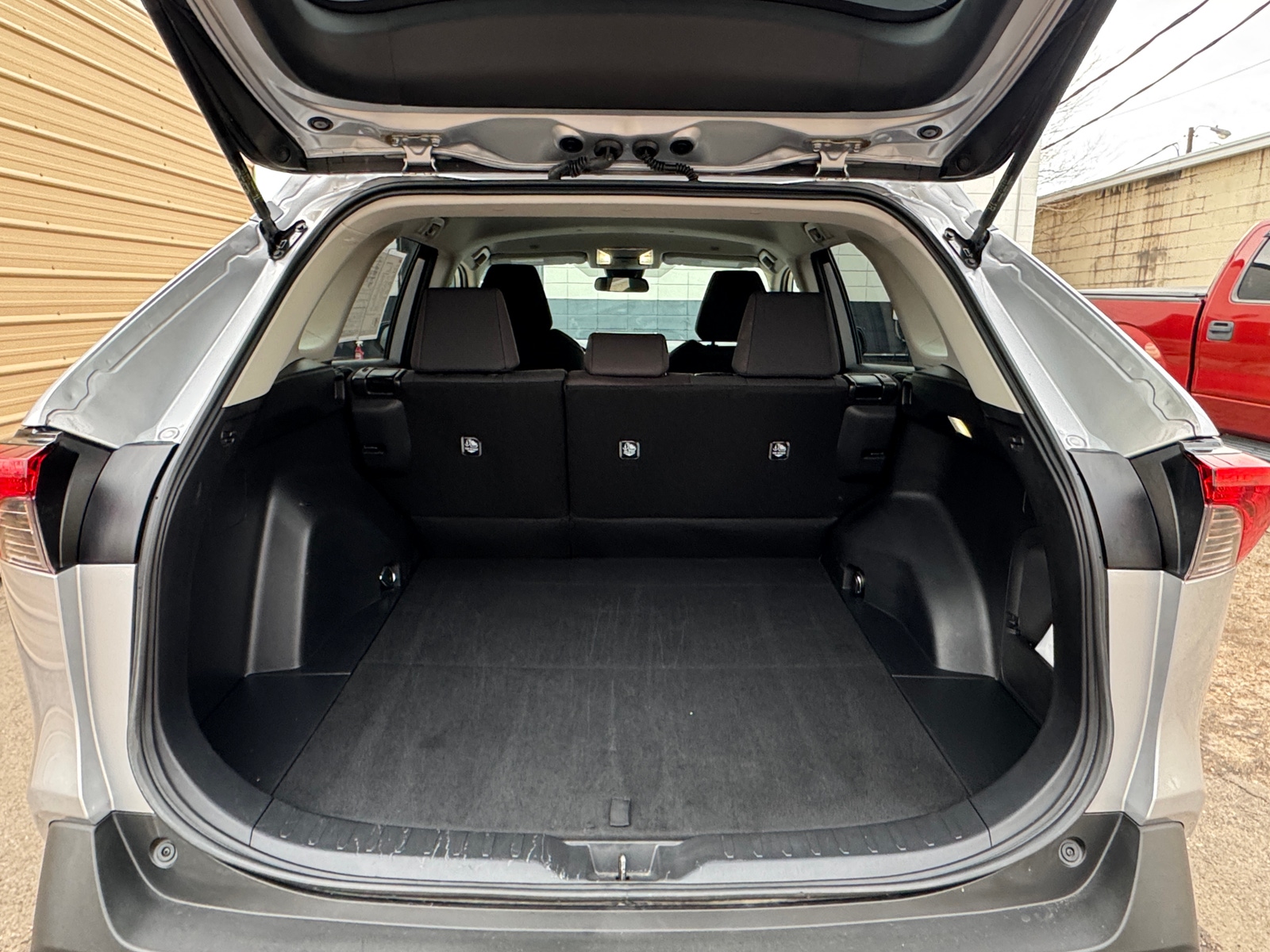 Thumbnail: 2025 Toyota RAV4 - 6