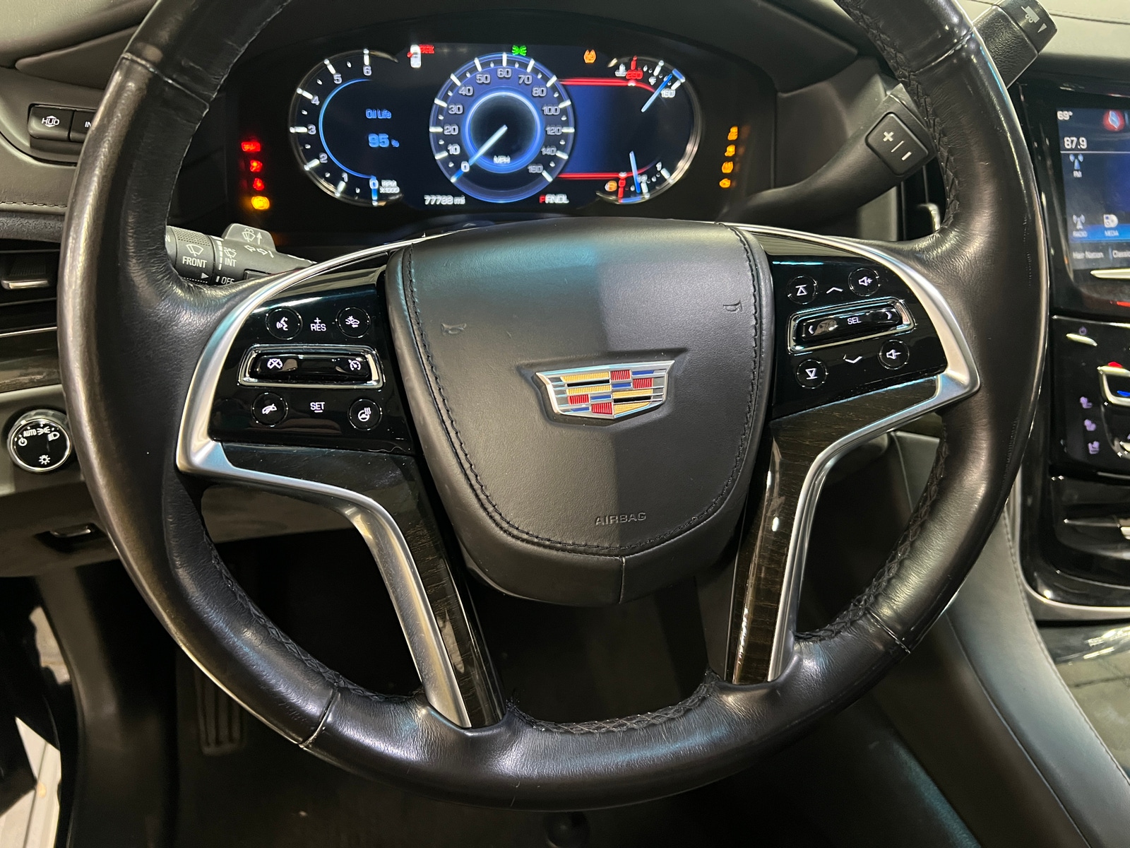 Thumbnail: 2018 Cadillac Escalade - 4