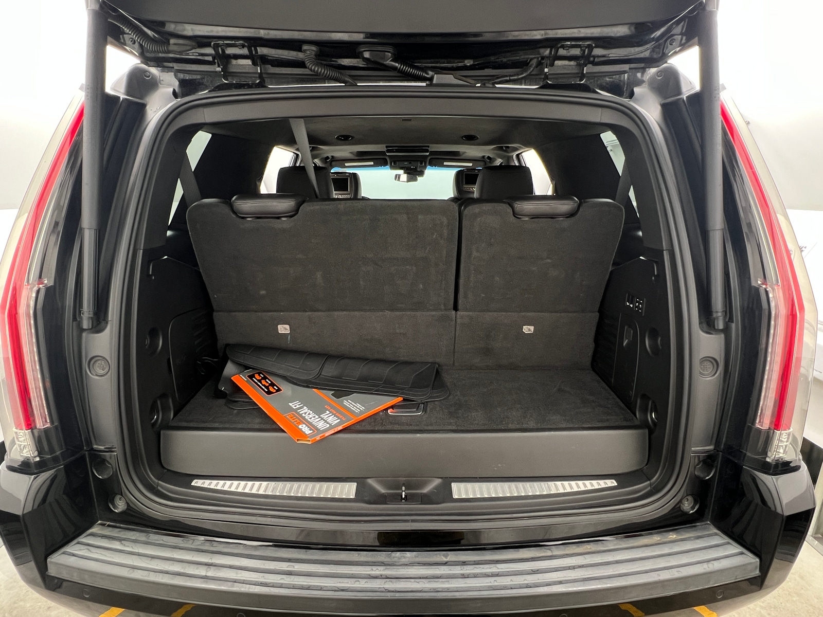 Thumbnail: 2018 Cadillac Escalade - 6