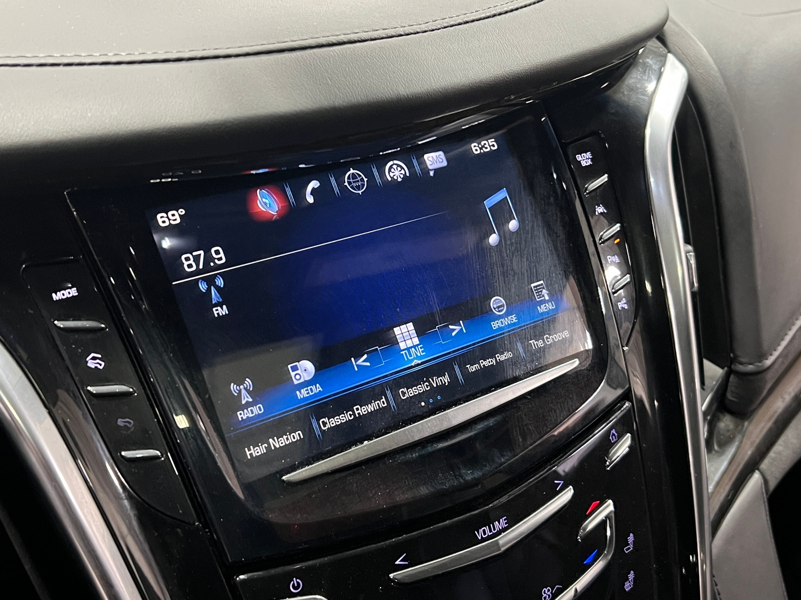 Thumbnail: 2018 Cadillac Escalade - 3