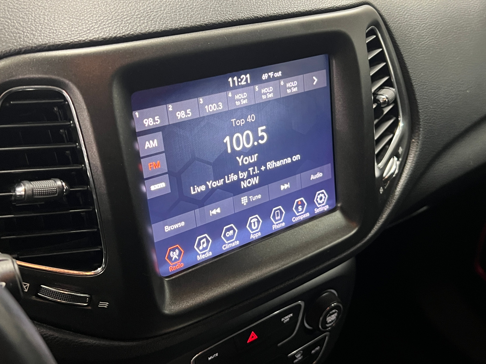 Thumbnail: 2019 Jeep Compass - 4