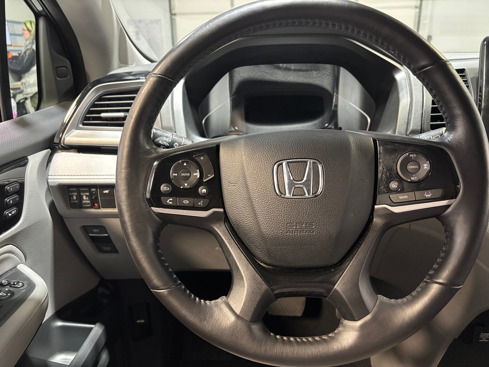 Thumbnail: 2018 Honda Odyssey - 4