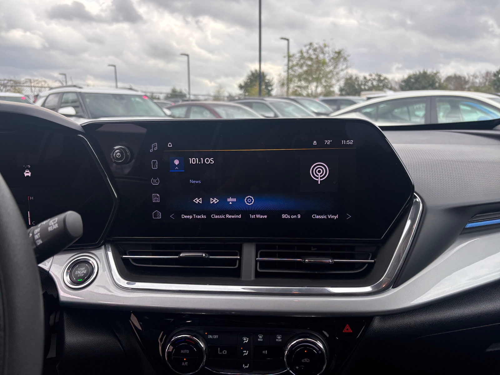 Thumbnail: 2025 Chevrolet Trax - 4