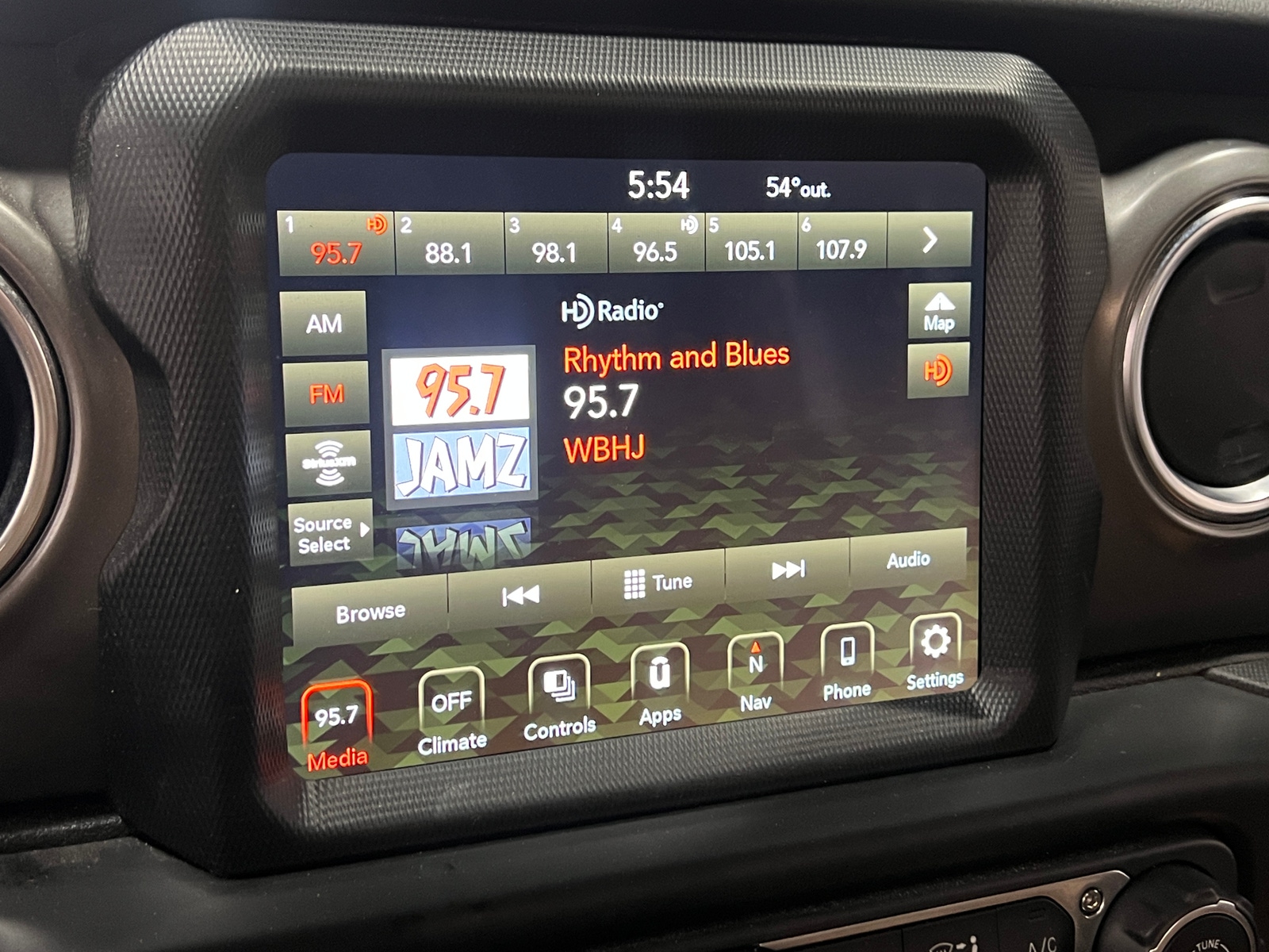 Thumbnail: 2022 Jeep Gladiator - 4