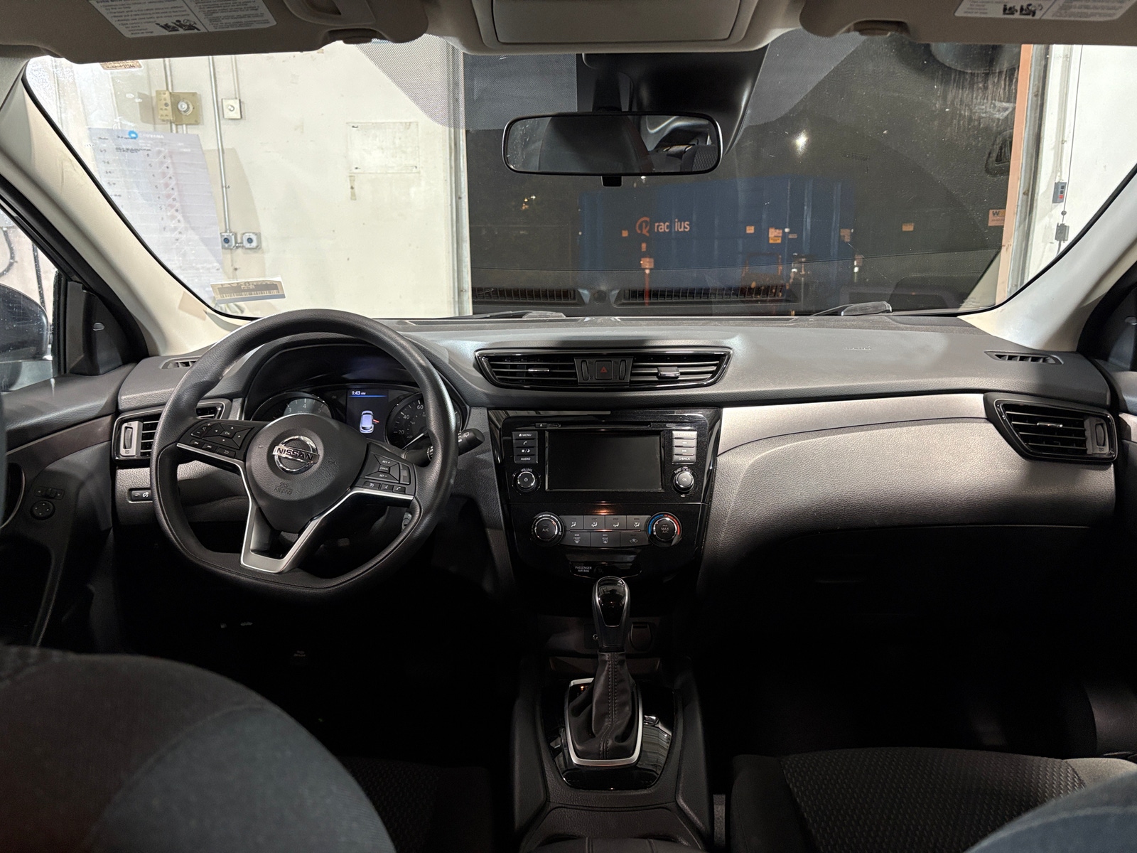 Thumbnail: 2020 Nissan Rogue Sport - 3