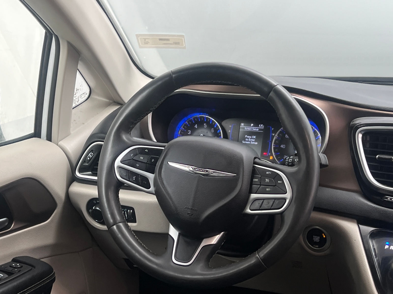 Thumbnail: 2023 Chrysler Voyager - 5