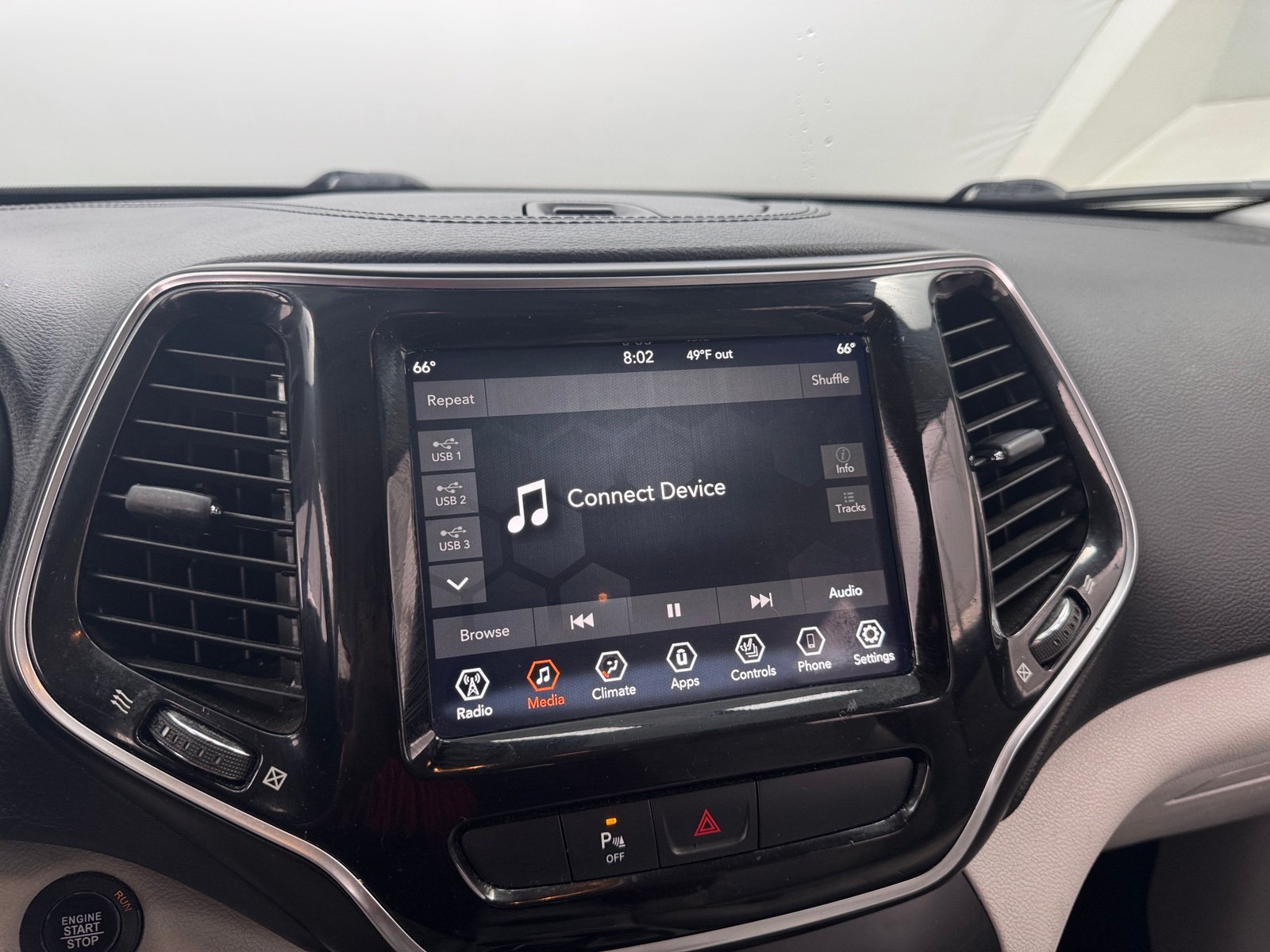 Thumbnail: 2019 Jeep Cherokee - 3