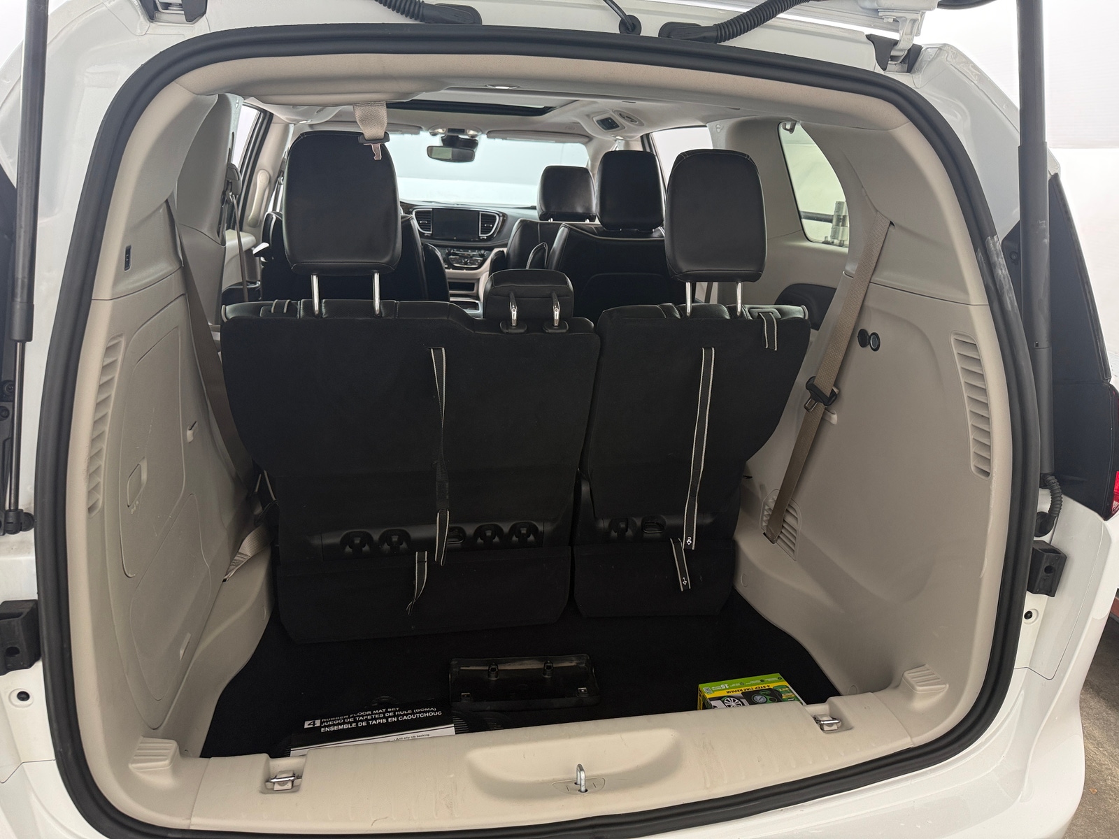 Thumbnail: 2023 Chrysler Pacifica - 6